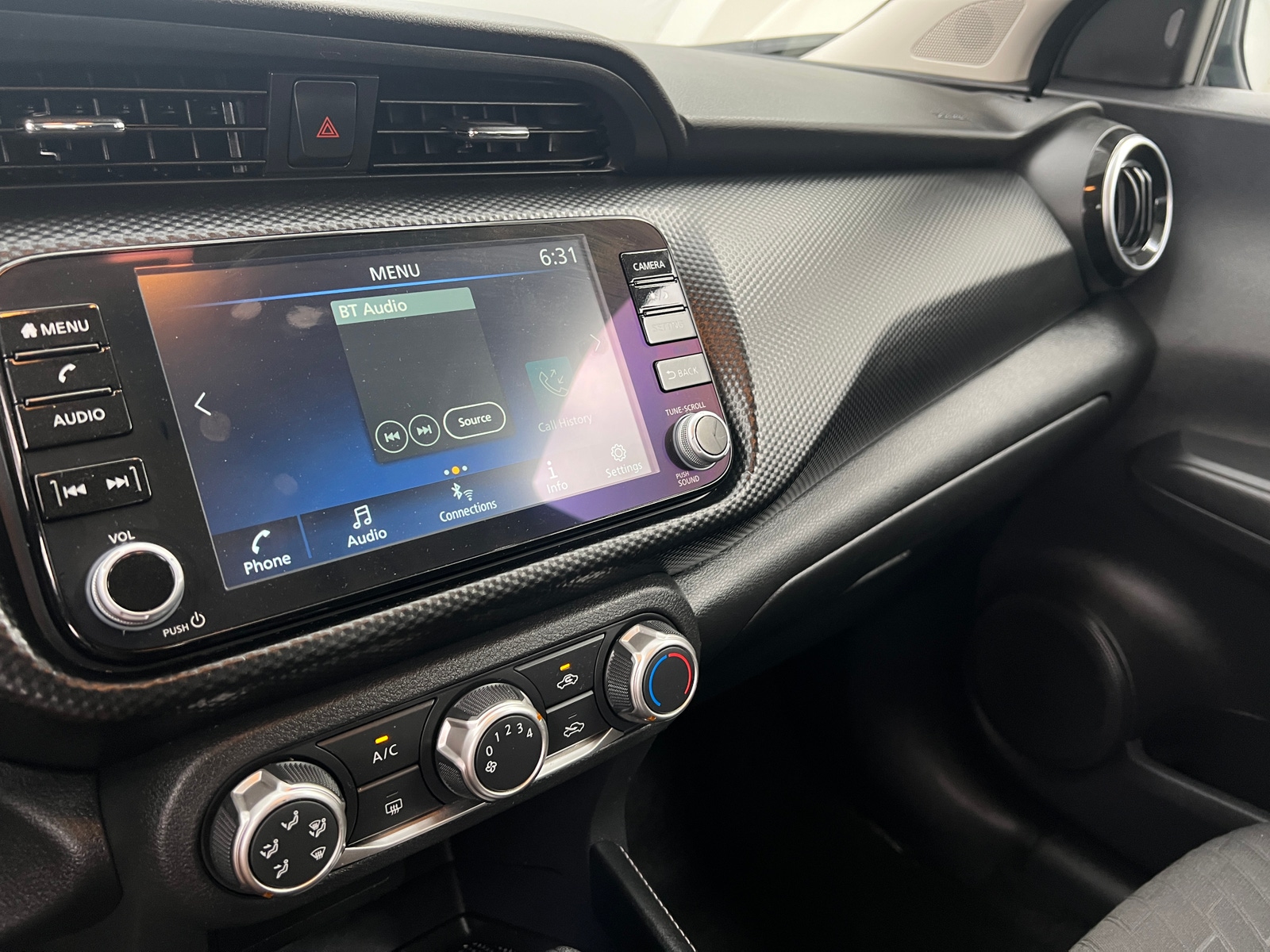Thumbnail: 2024 Nissan Kicks - 4