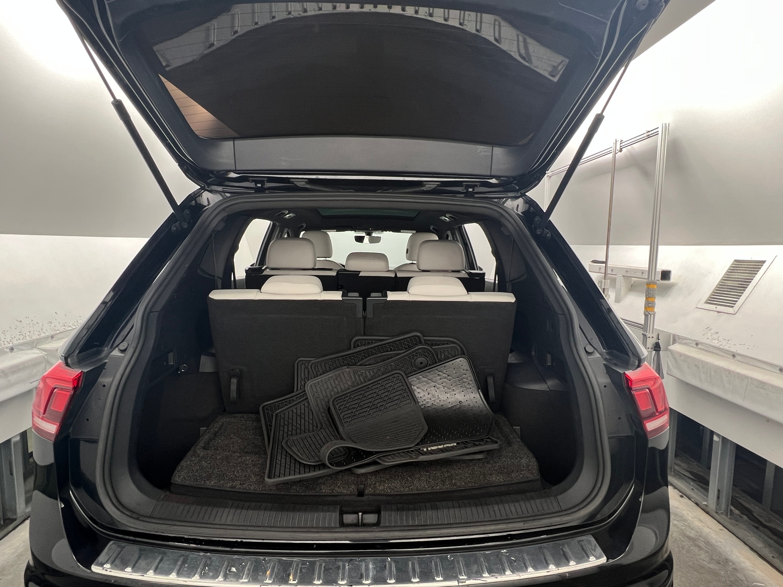 Thumbnail: 2021 Volkswagen Tiguan - 6