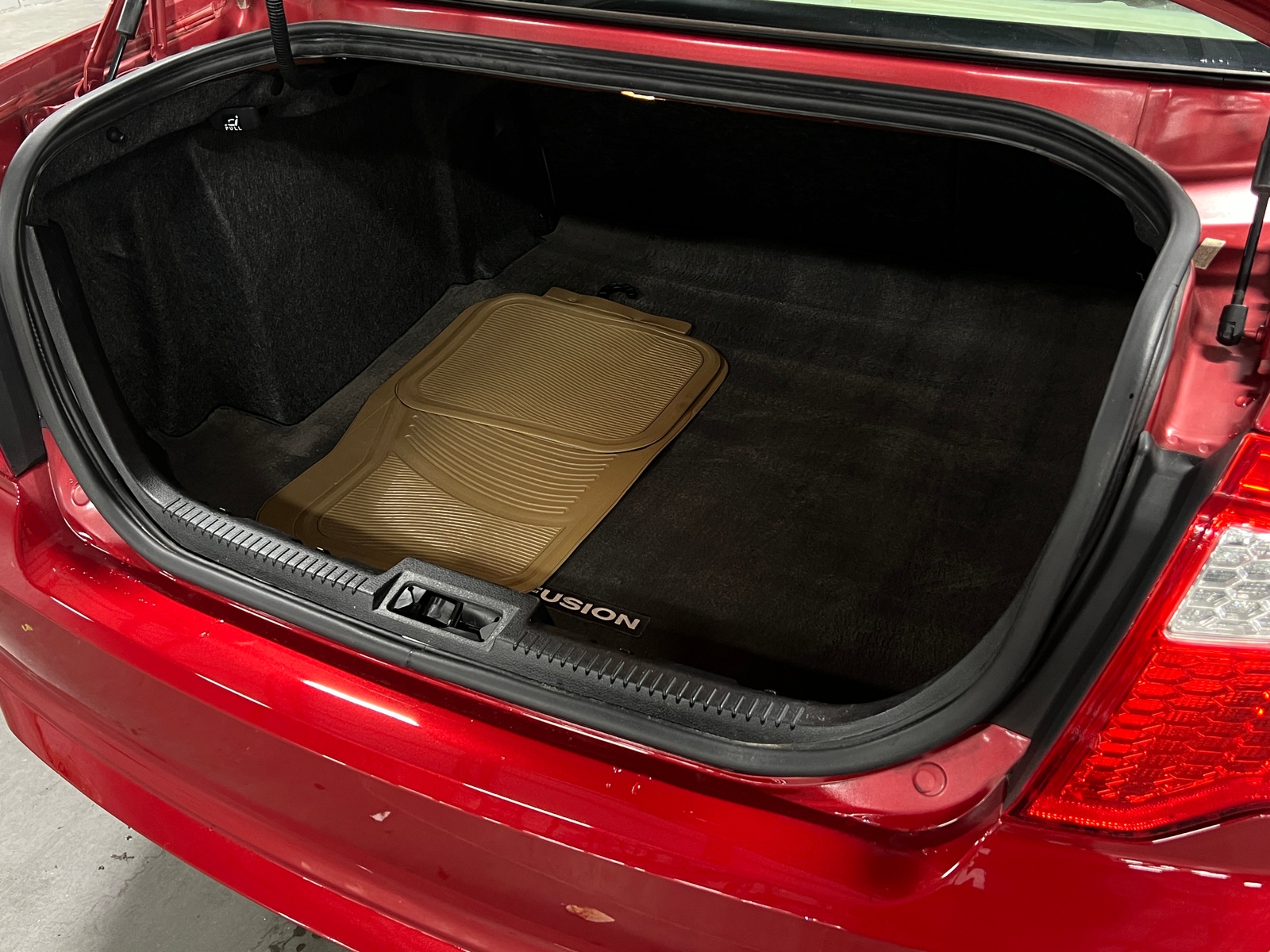 Thumbnail: 2011 Ford Fusion - 5