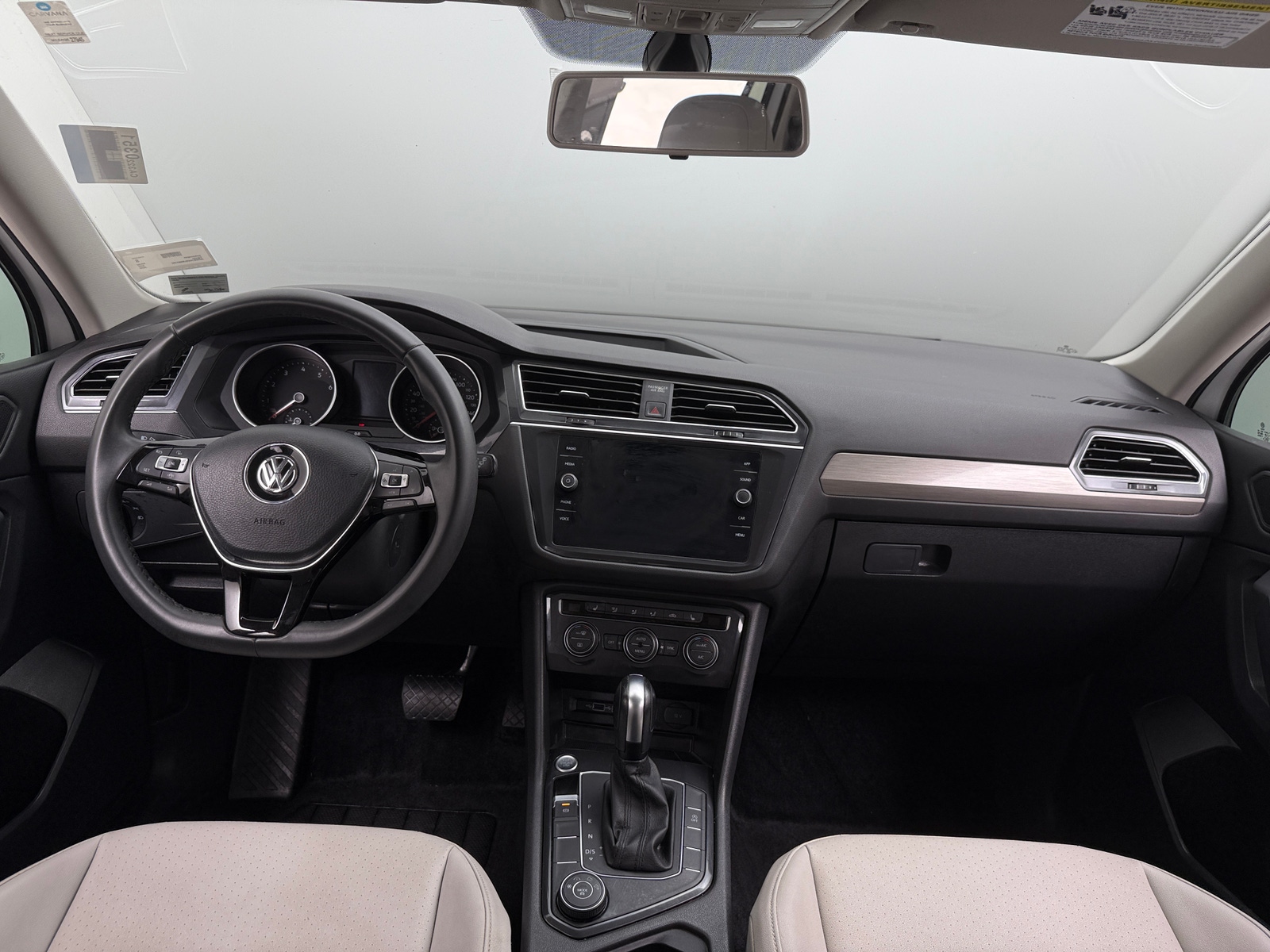 Thumbnail: 2020 Volkswagen Tiguan - 2