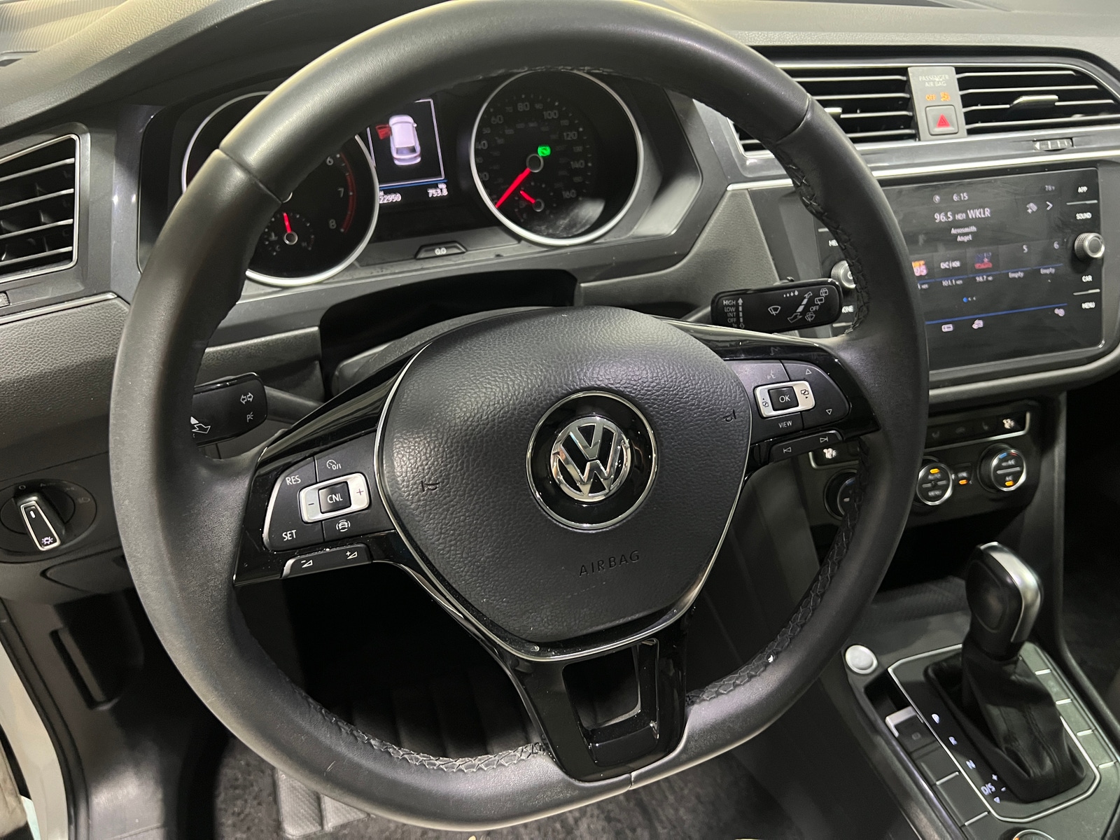 Thumbnail: 2020 Volkswagen Tiguan - 4