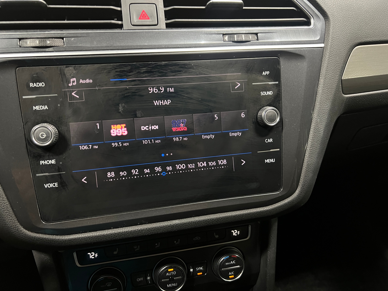 Thumbnail: 2020 Volkswagen Tiguan - 3