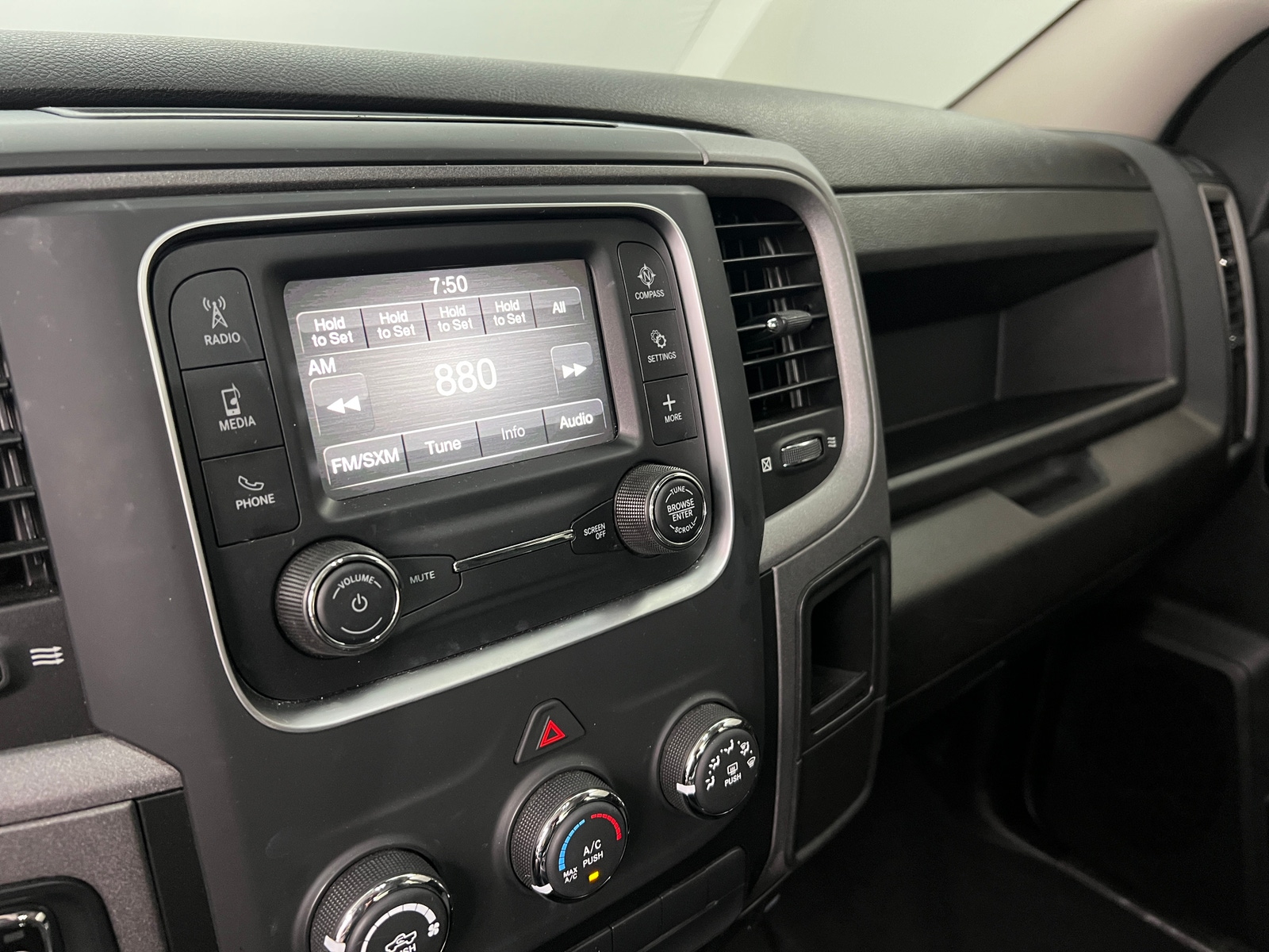 Thumbnail: 2021 RAM 1500 Classic - 3
