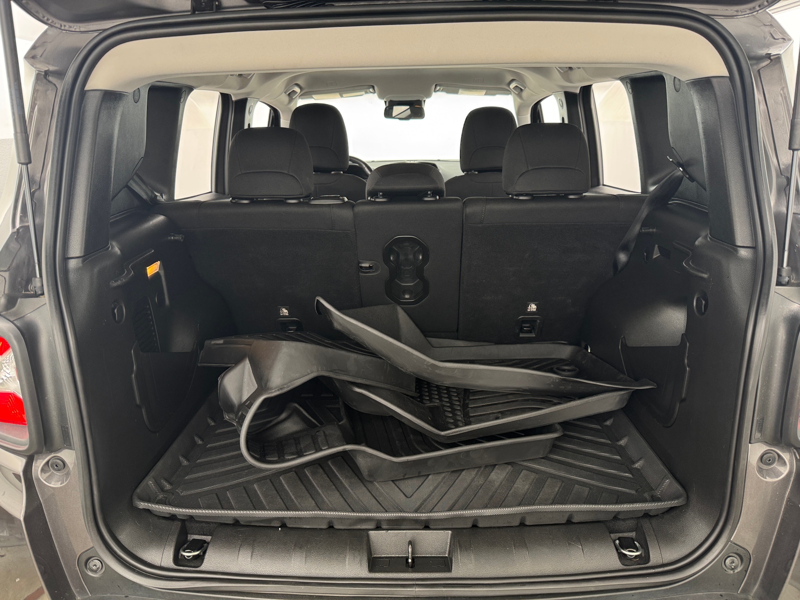 Thumbnail: 2021 Jeep Renegade - 7