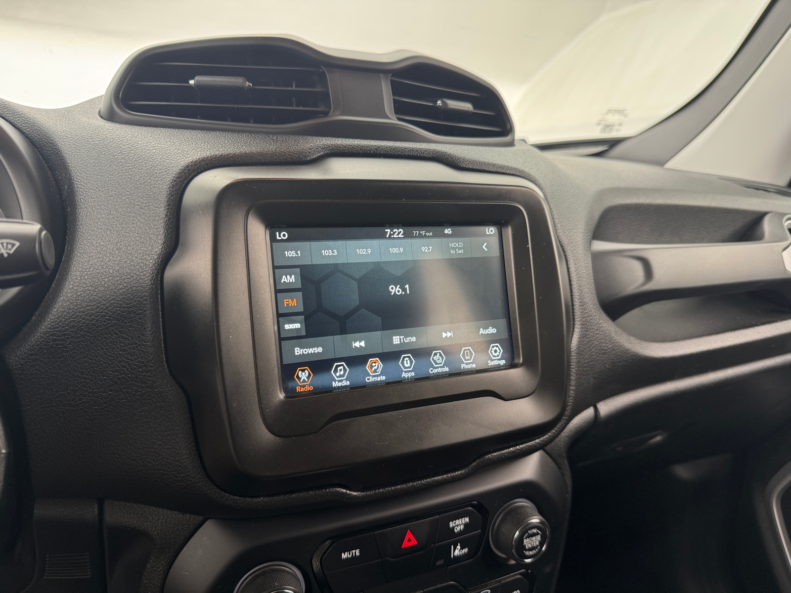 Thumbnail: 2021 Jeep Renegade - 4