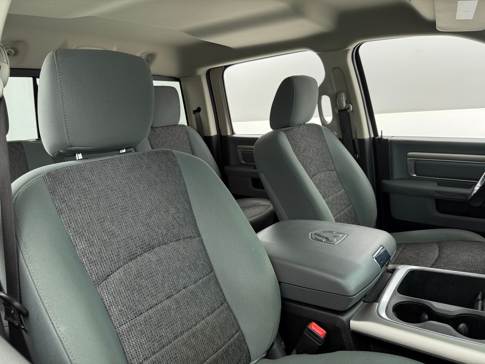 Thumbnail: 2020 RAM 1500 Classic - 2