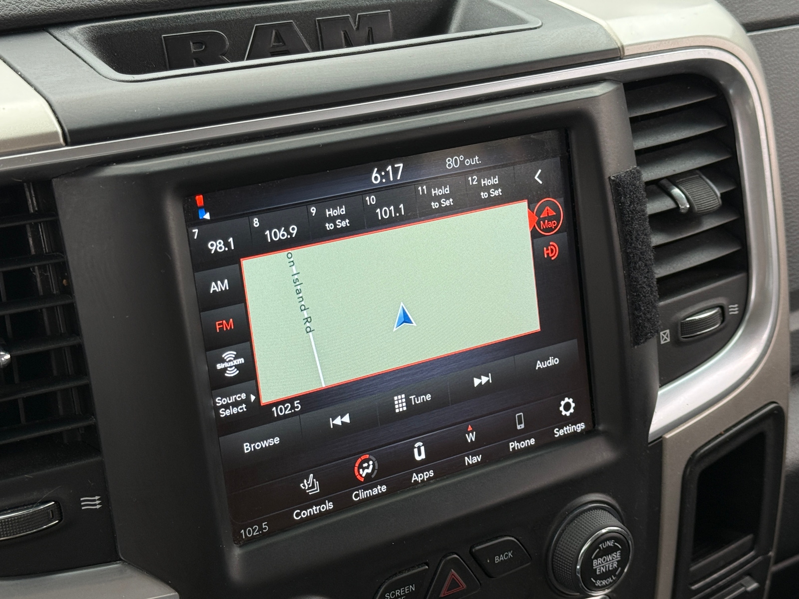 Thumbnail: 2020 RAM 1500 Classic - 4