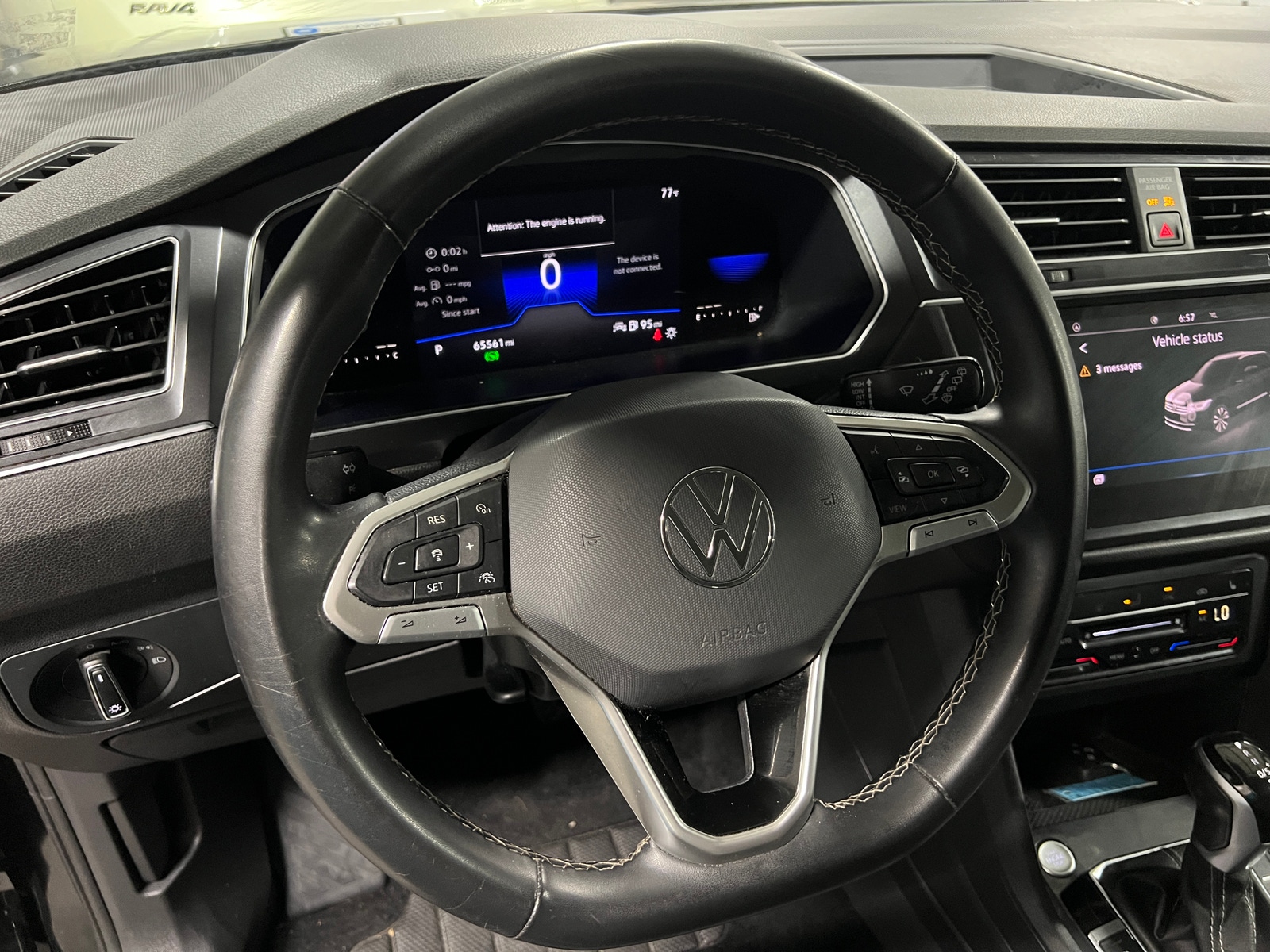Thumbnail: 2022 Volkswagen Tiguan - 4