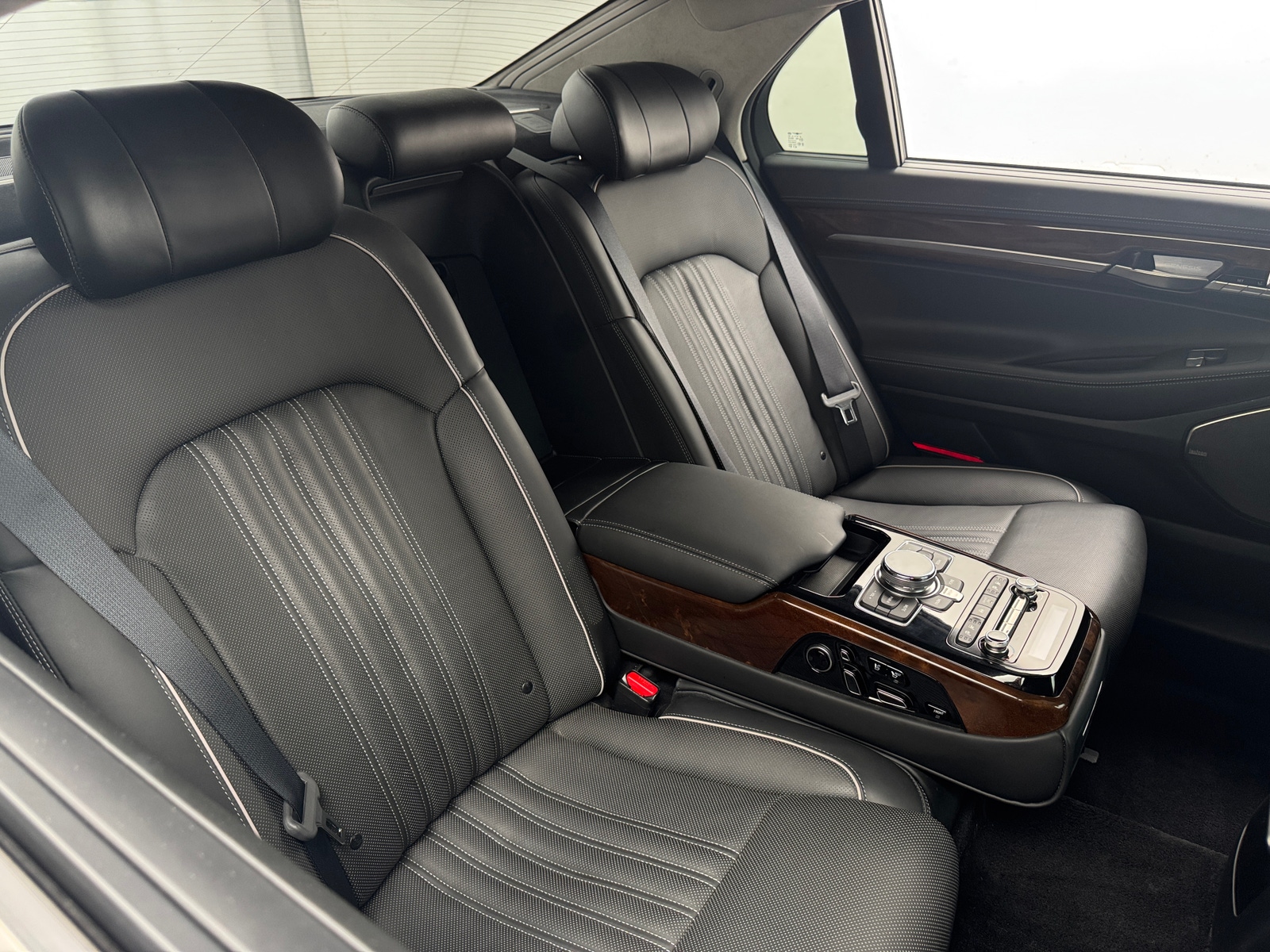 Thumbnail: 2019 Genesis G90 - 5