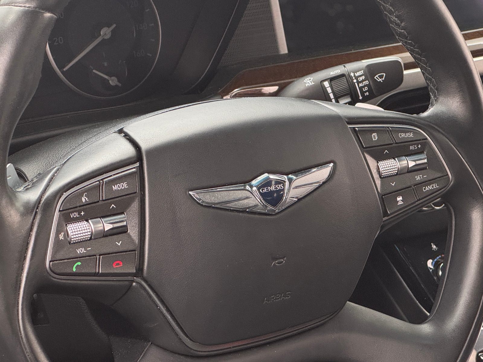 Thumbnail: 2019 Genesis G90 - 4