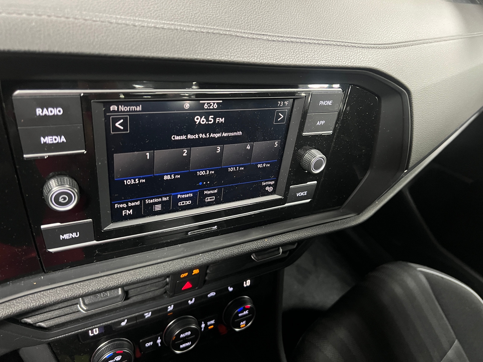 Thumbnail: 2020 Volkswagen Jetta - 4