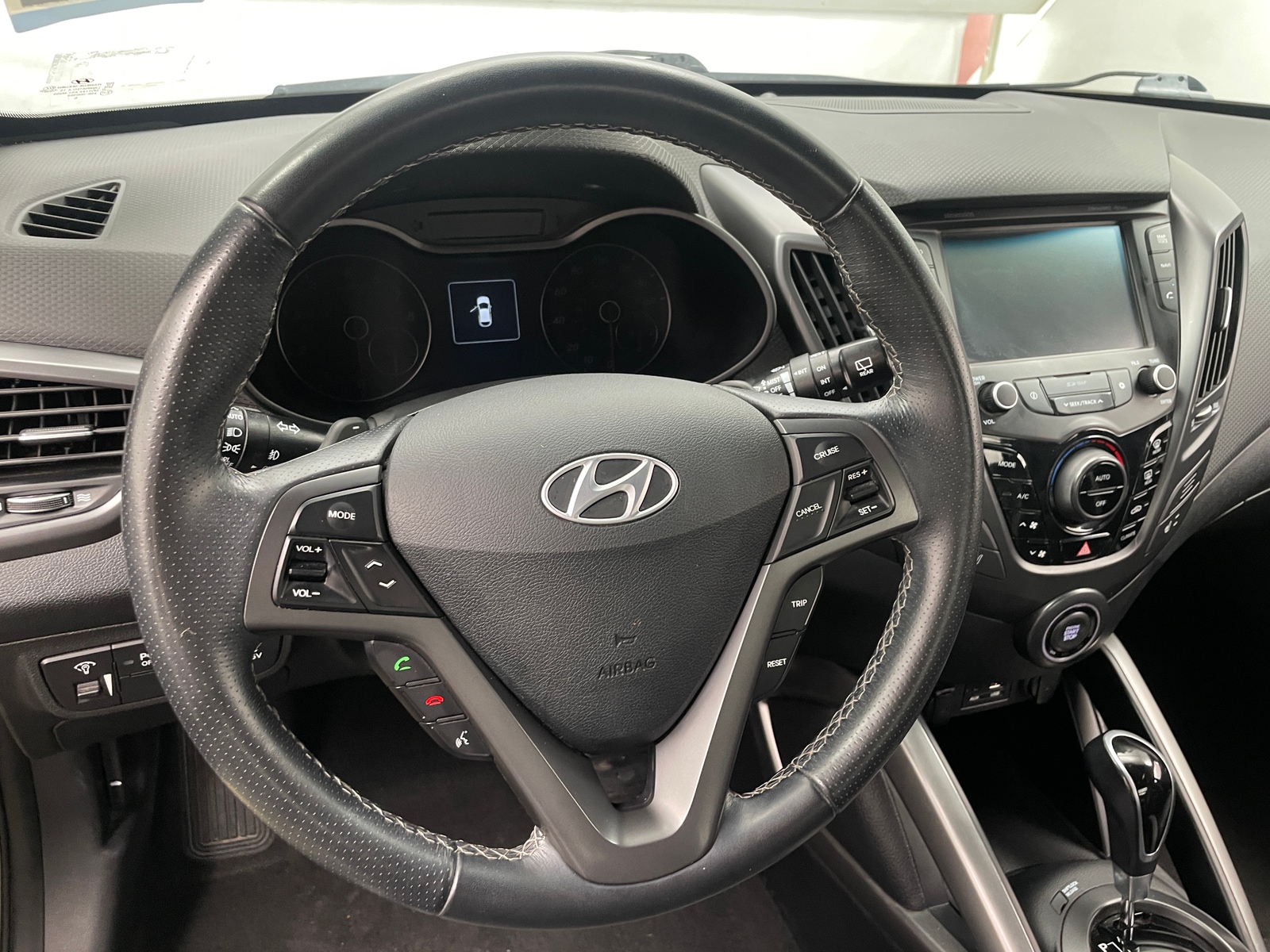 Thumbnail: 2017 Hyundai Veloster - 3