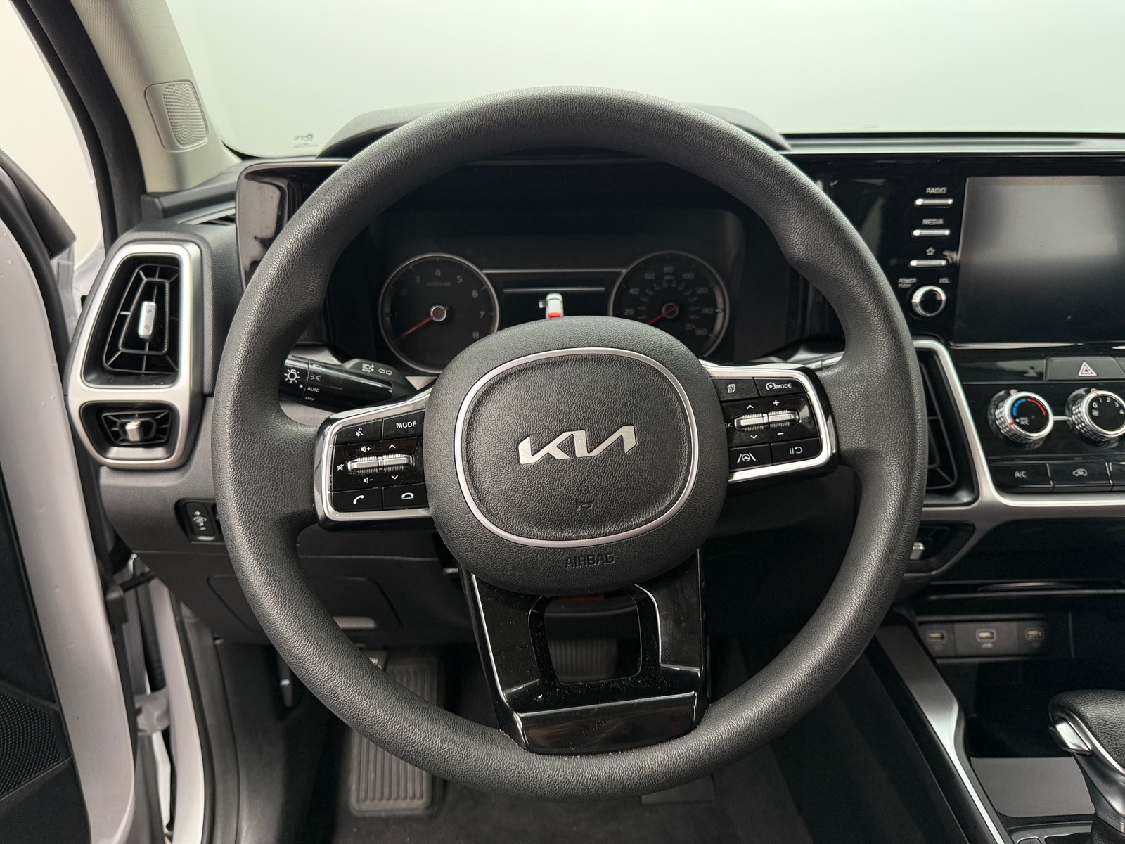 Thumbnail: 2022 Kia Sorento - 5