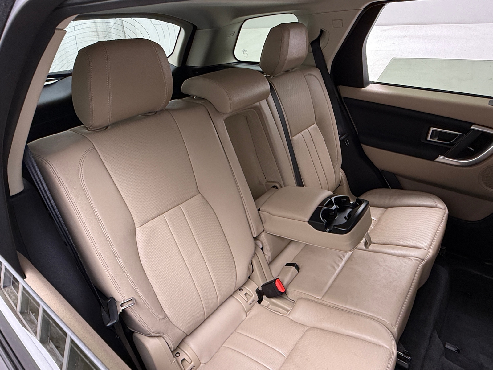 Thumbnail: 2018 Land Rover Discovery Sport - 5