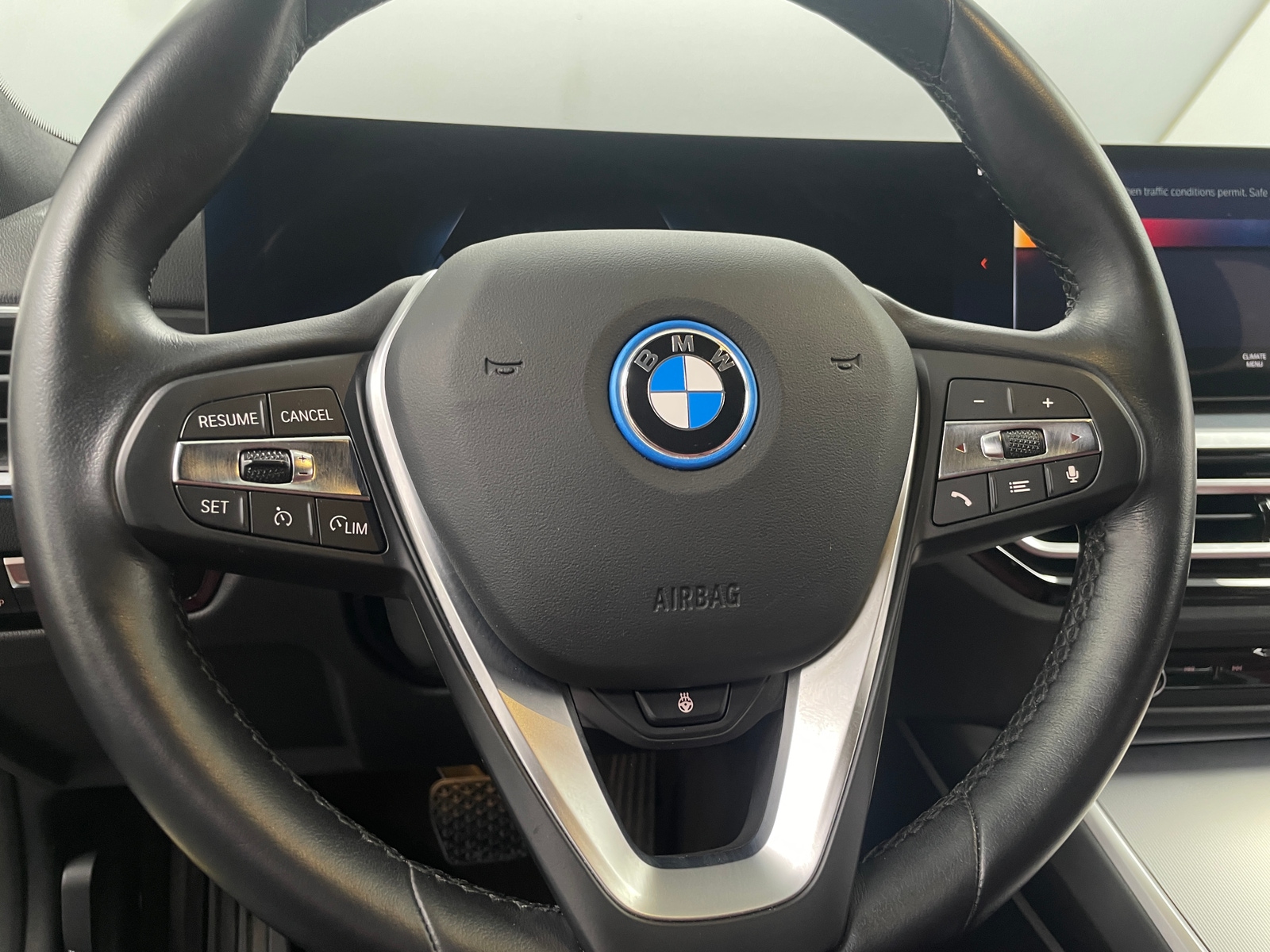 Thumbnail: 2023 BMW i4 - 3
