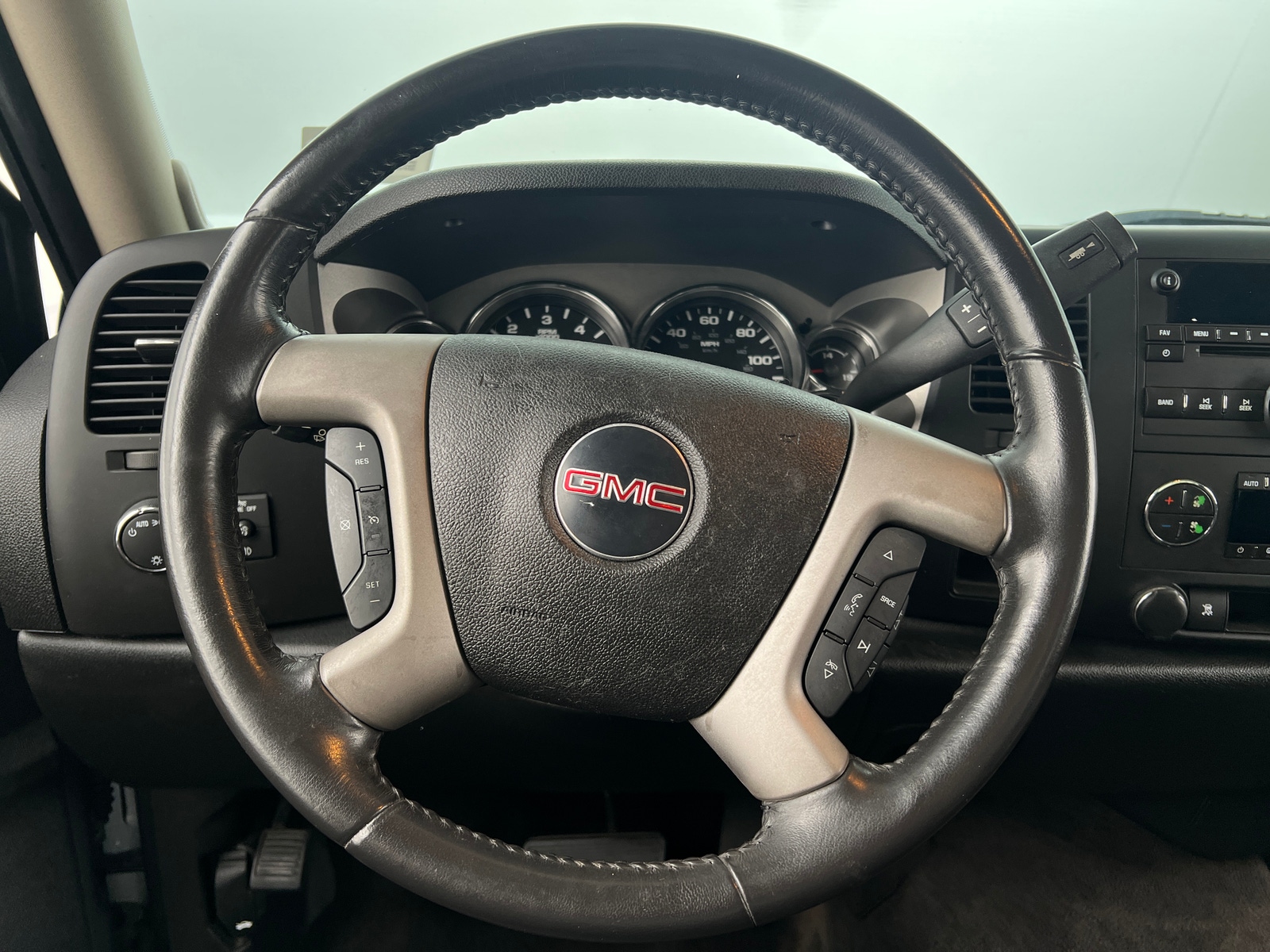 Thumbnail: 2011 GMC Sierra 1500 - 5