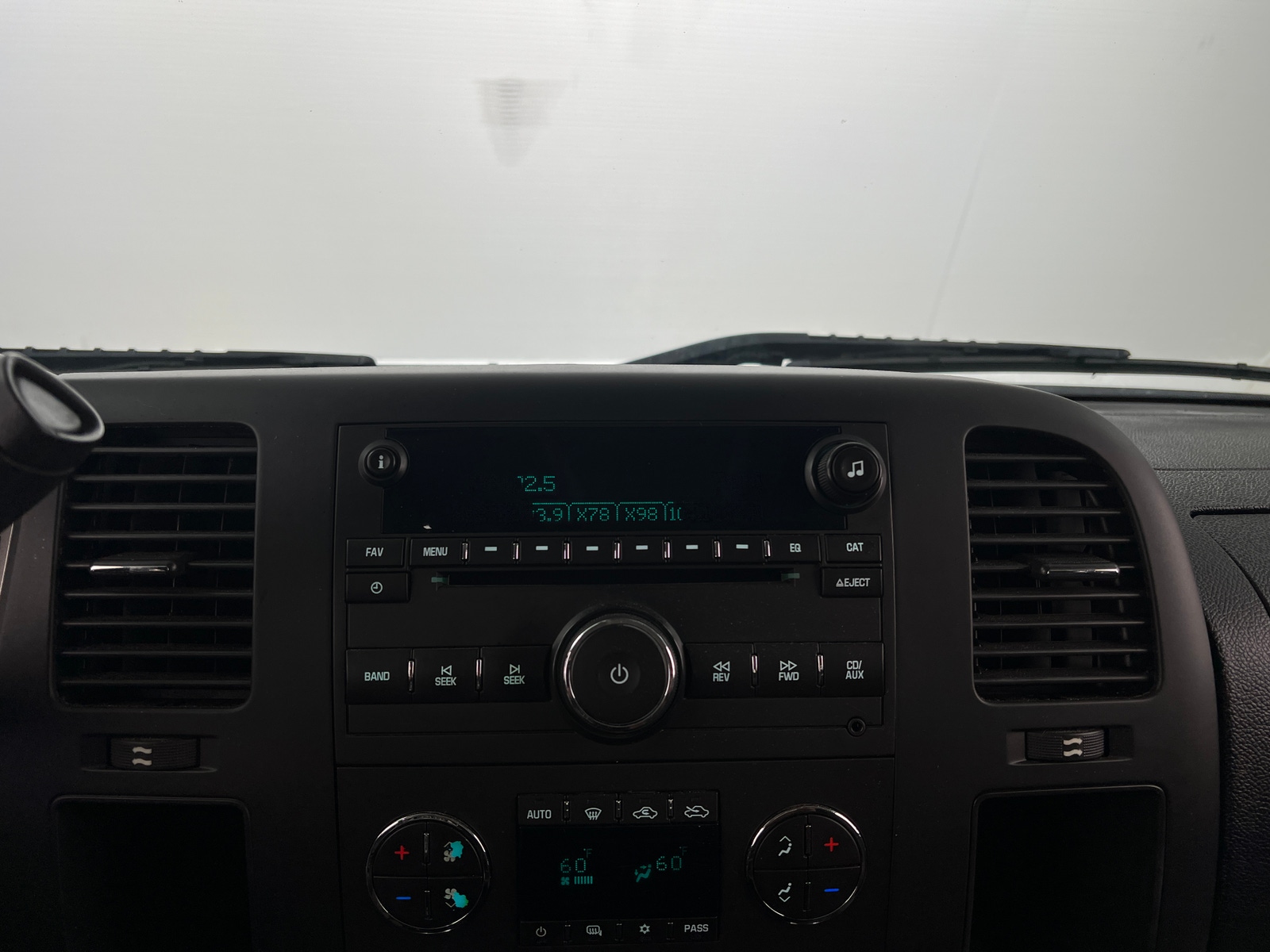 Thumbnail: 2011 GMC Sierra 1500 - 4