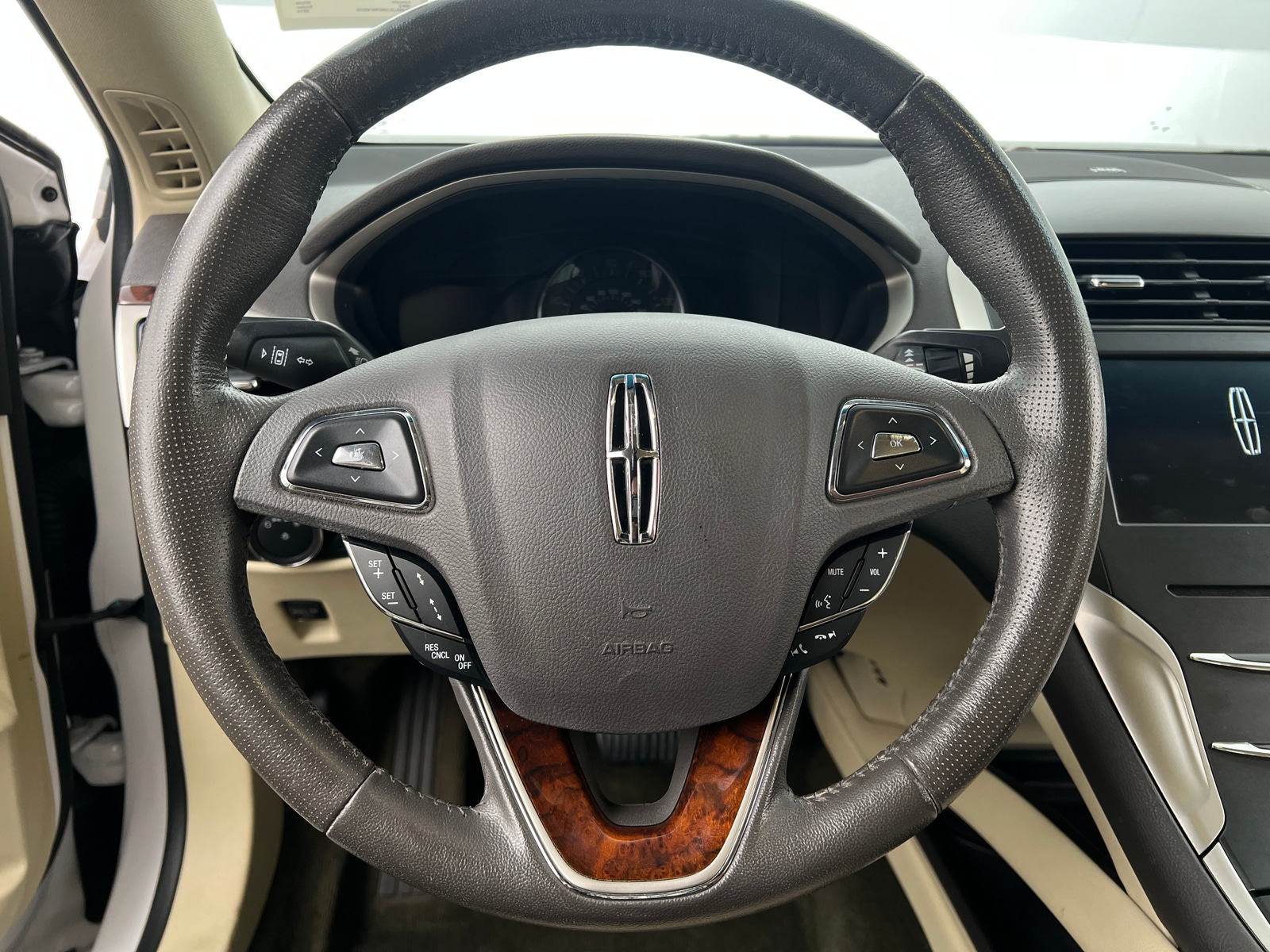 Thumbnail: 2014 Lincoln MKZ - 4