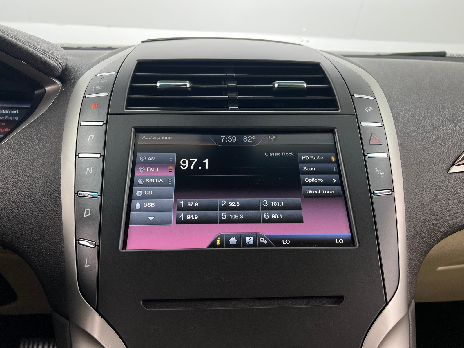Thumbnail: 2014 Lincoln MKZ - 3