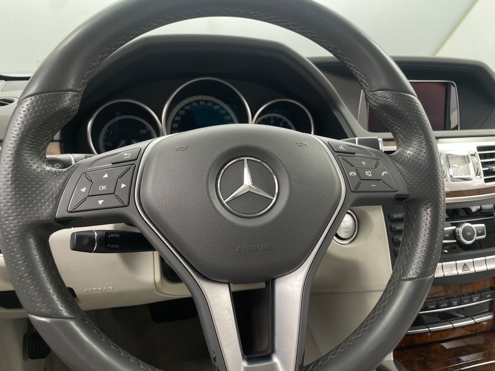 Thumbnail: 2014 Mercedes-Benz E-Class - 4
