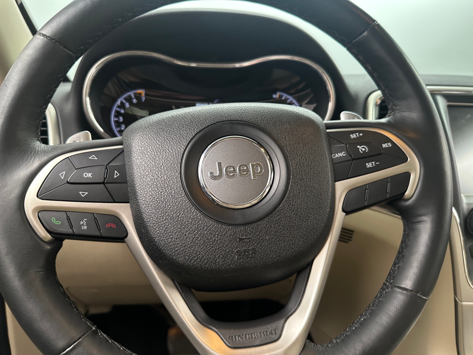 Thumbnail: 2015 Jeep Grand Cherokee - 4