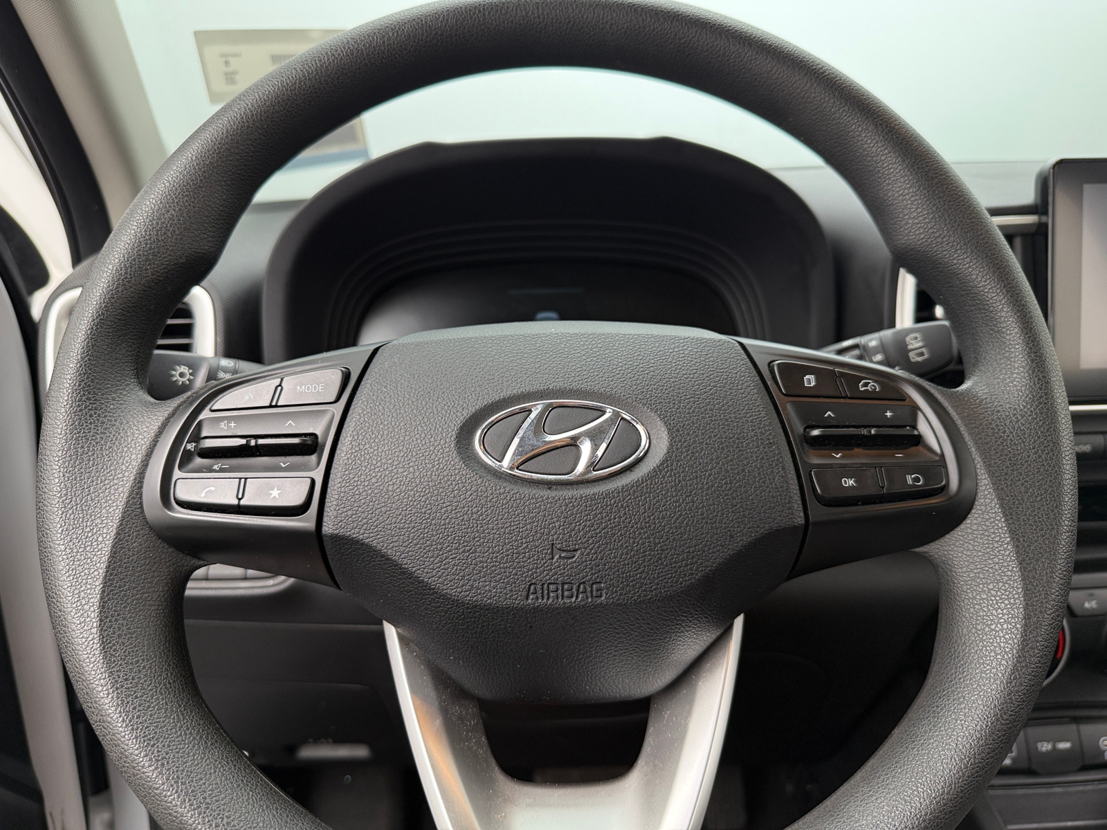 Thumbnail: 2023 Hyundai Venue - 5