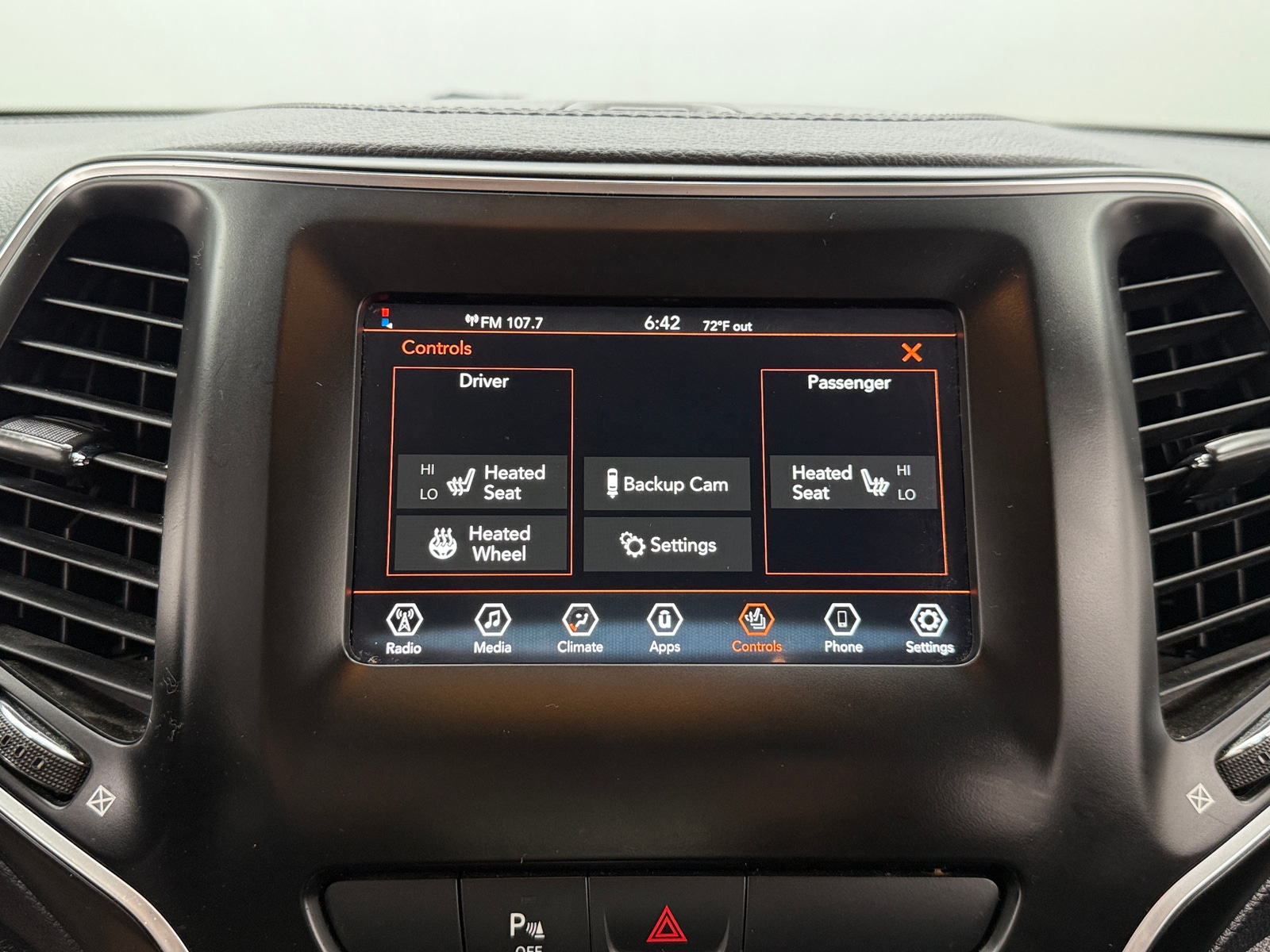 Thumbnail: 2019 Jeep Cherokee - 4