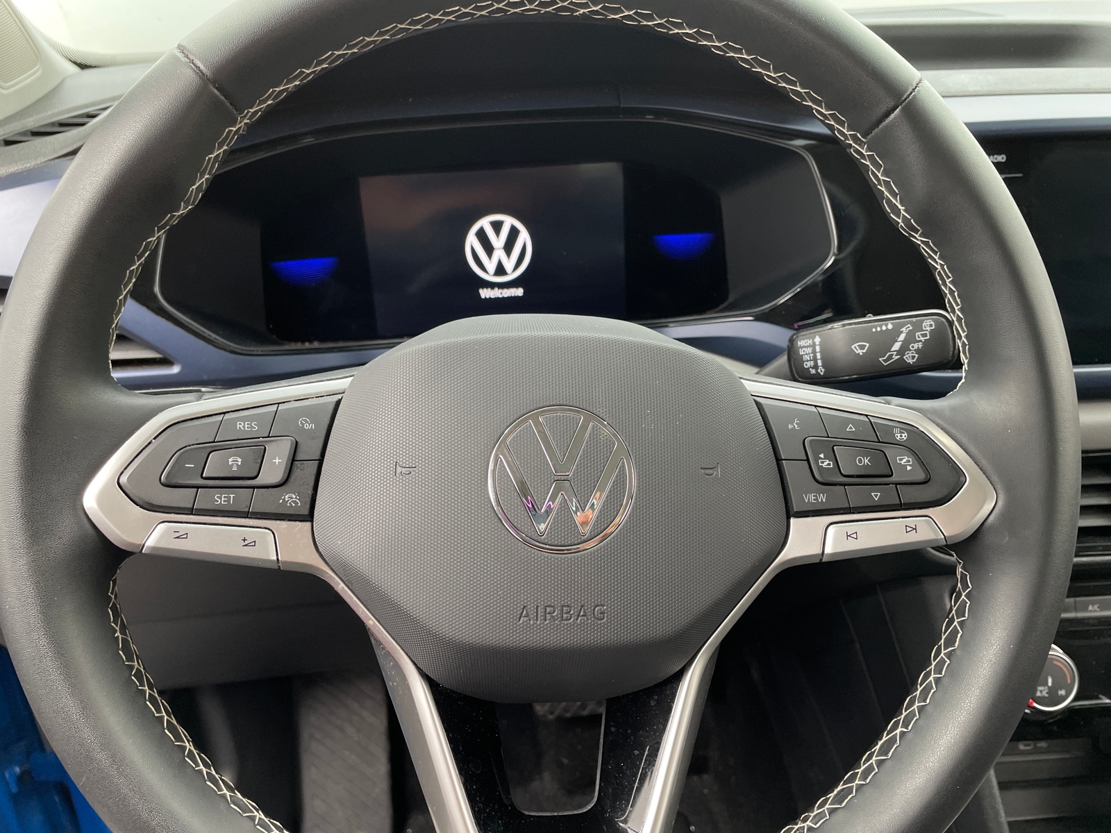 Thumbnail: 2023 Volkswagen Taos - 5