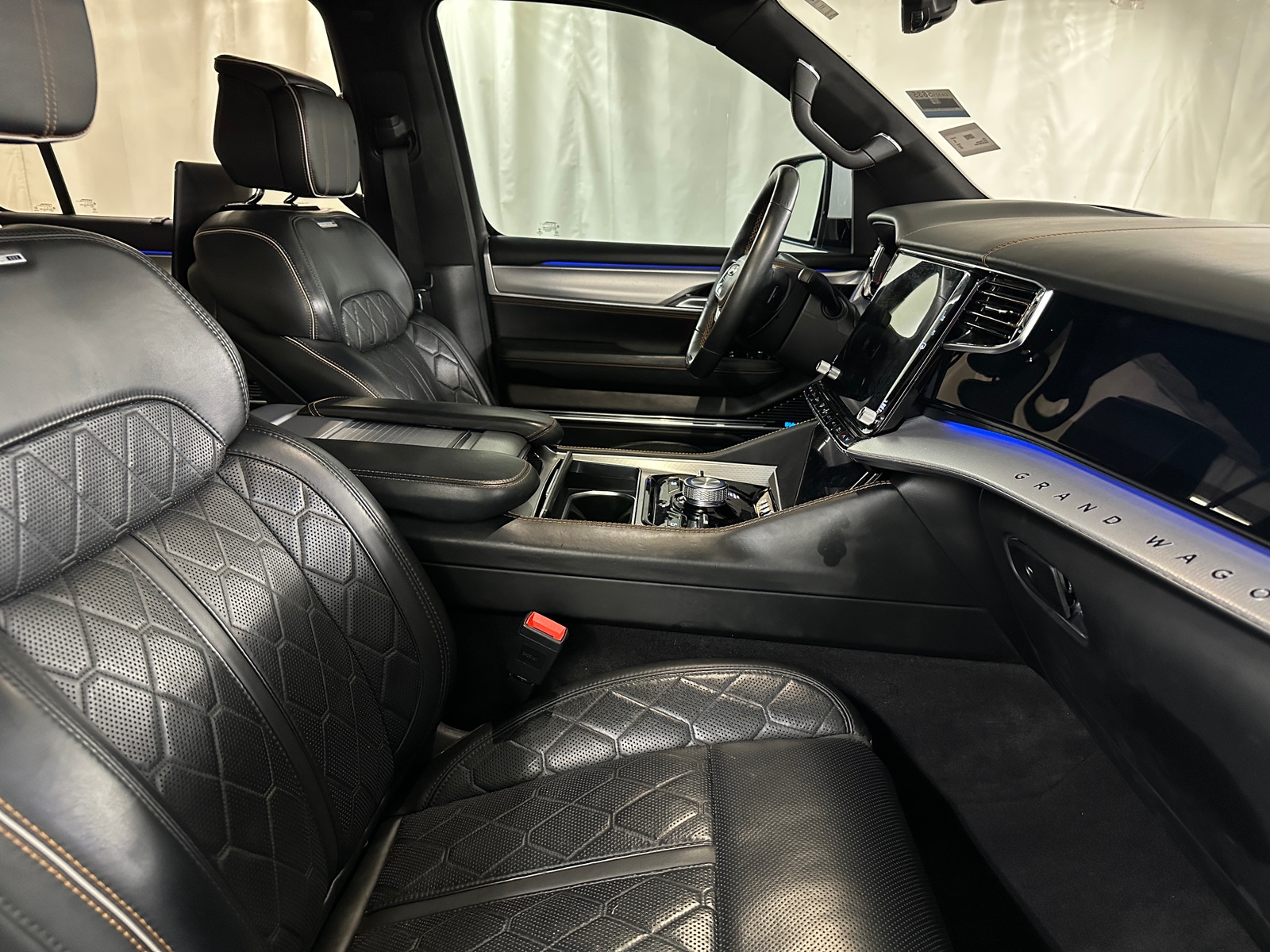Thumbnail: 2022 Jeep Grand Wagoneer - 2