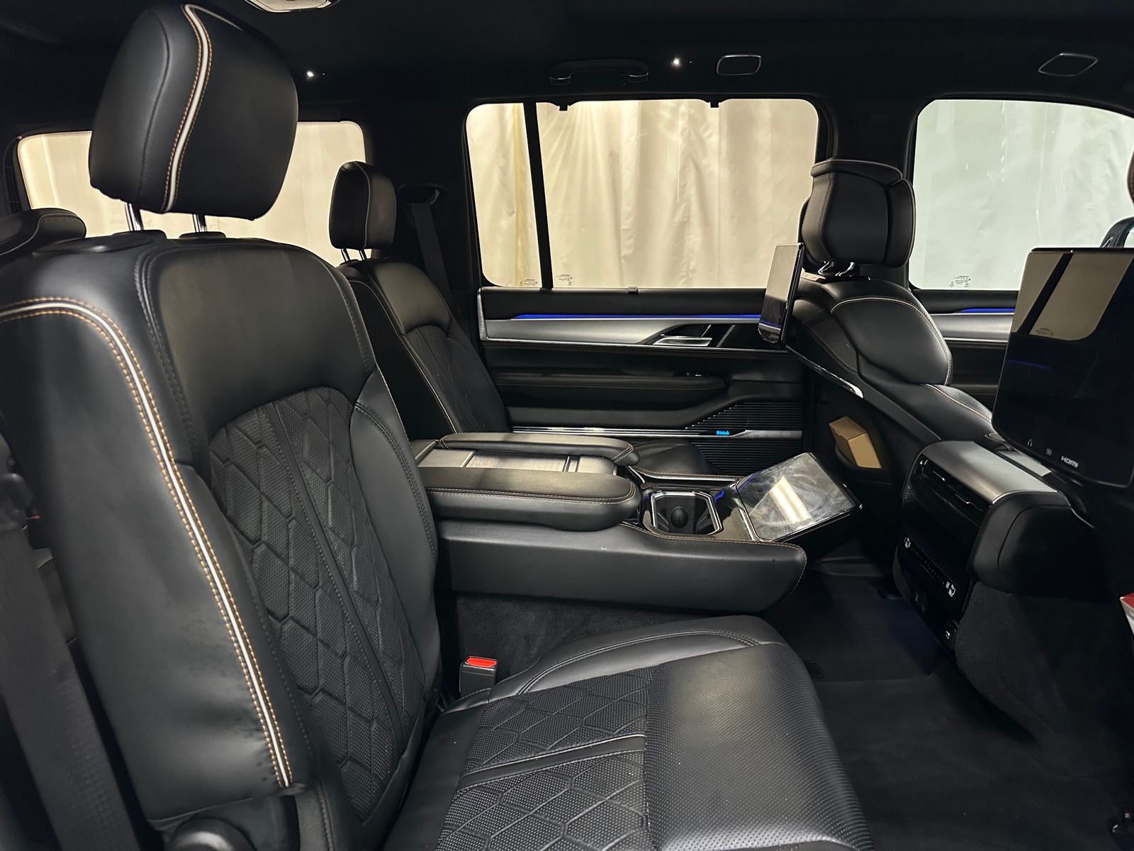 Thumbnail: 2022 Jeep Grand Wagoneer - 6