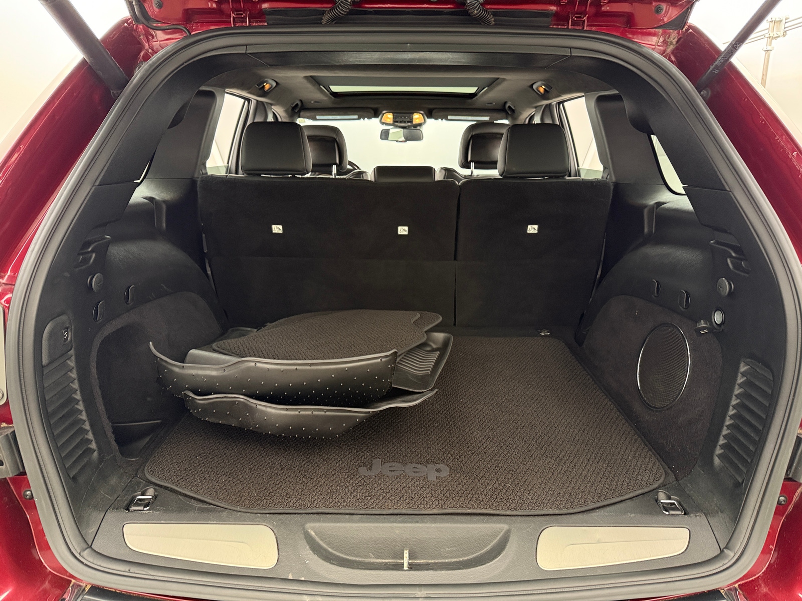 Thumbnail: 2015 Jeep Grand Cherokee - 6