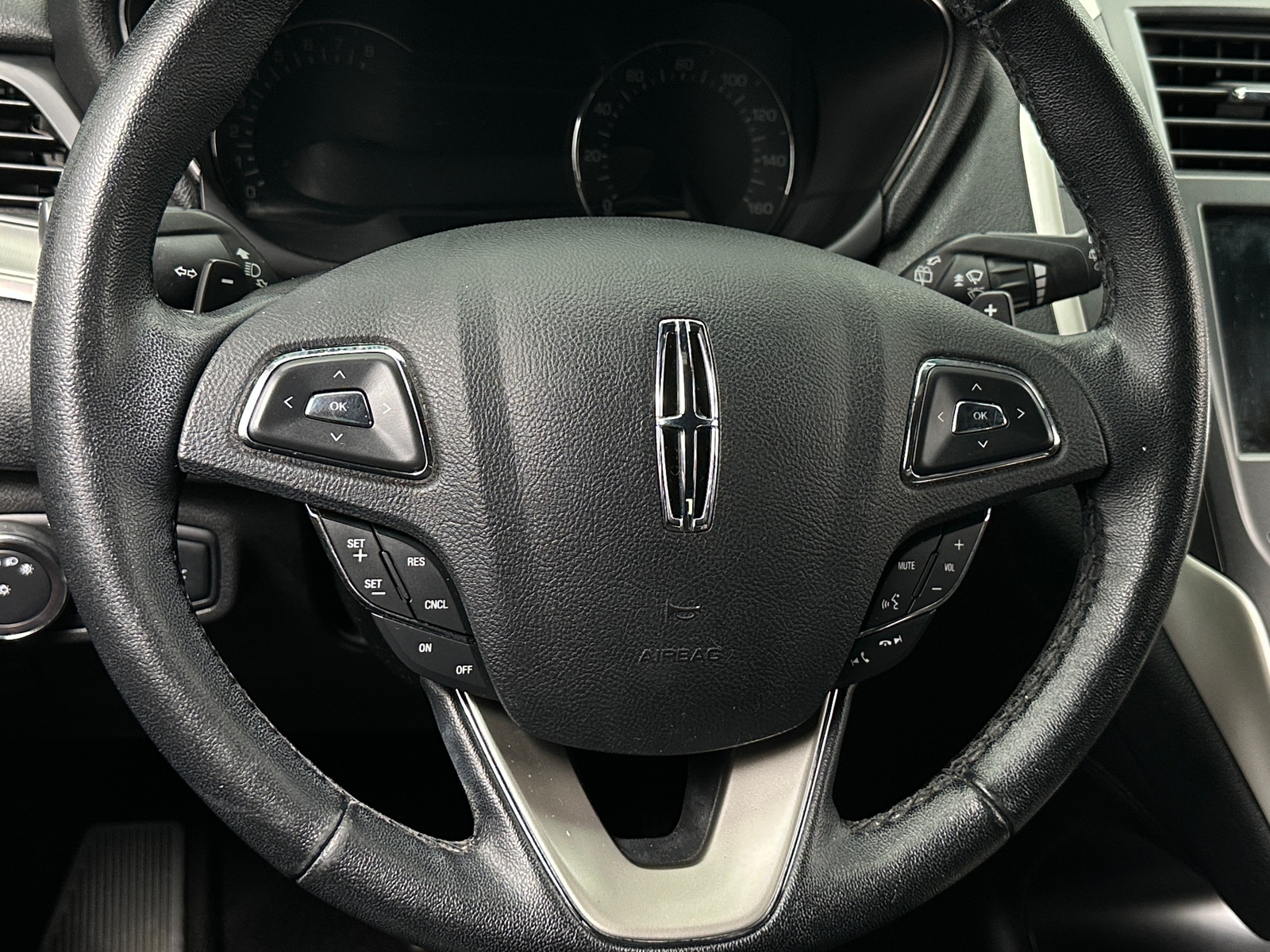 Thumbnail: 2017 Lincoln MKC - 4