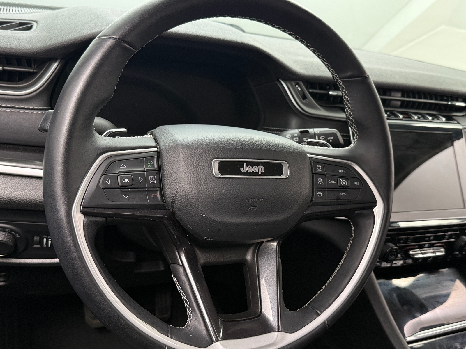 Thumbnail: 2022 Jeep Grand Cherokee L - 5