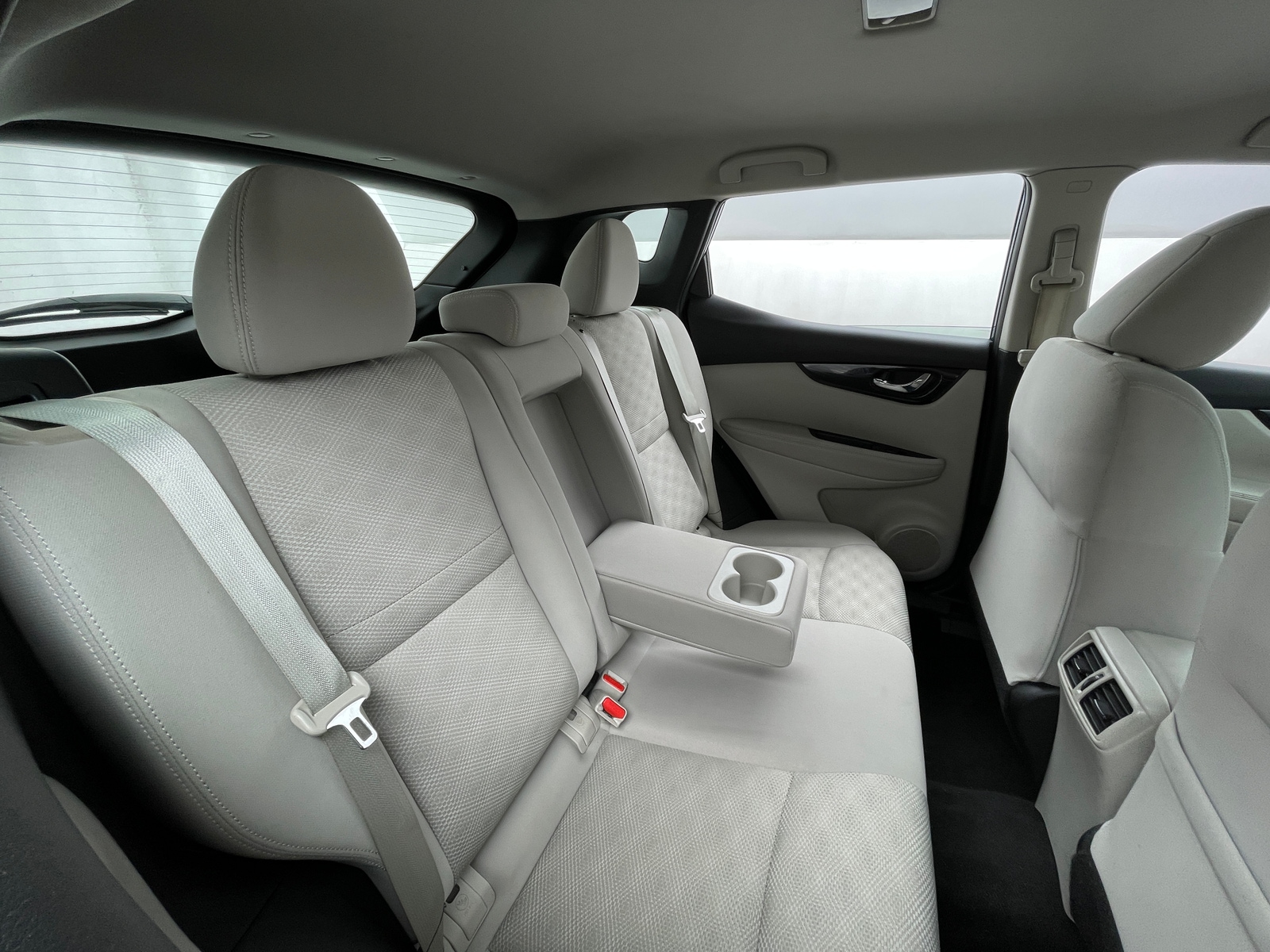 Thumbnail: 2018 Nissan Rogue Sport - 6