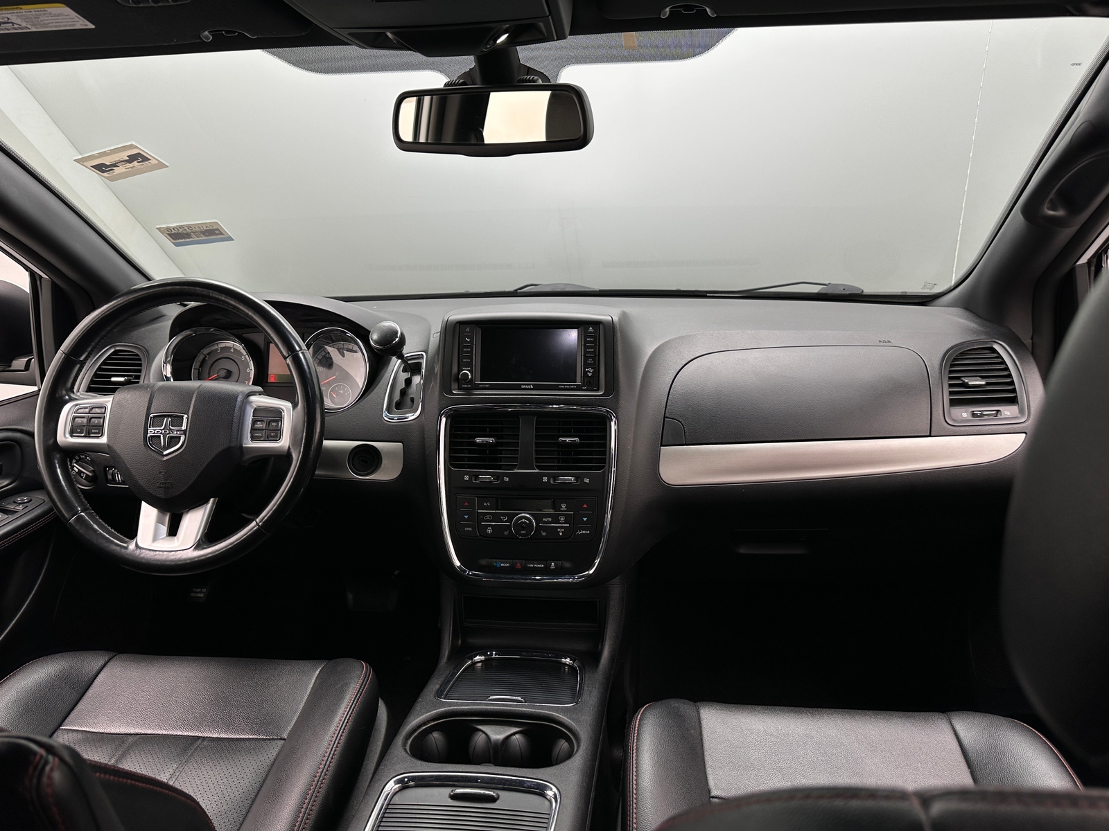 Thumbnail: 2019 Dodge Grand Caravan - 2