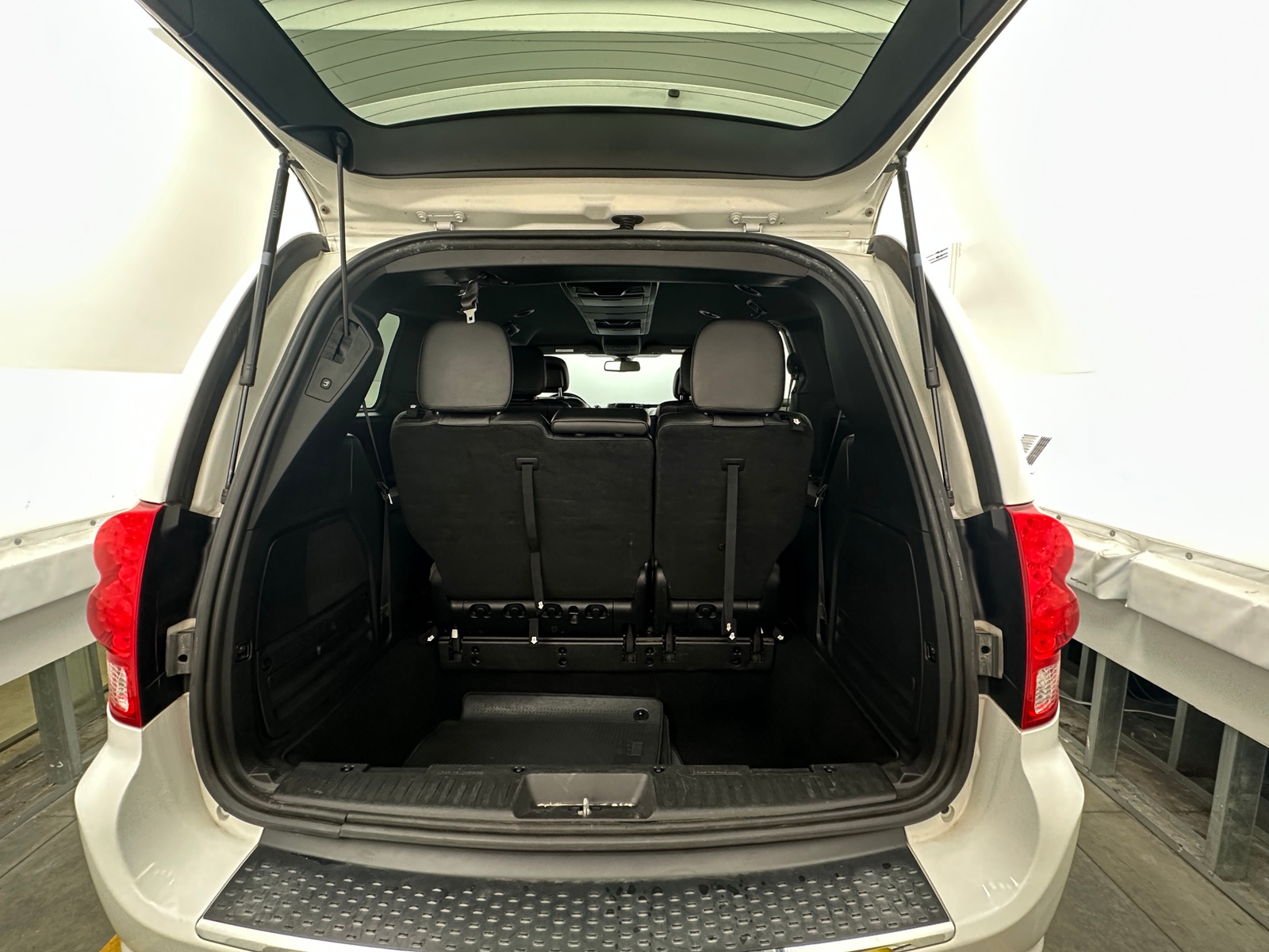 Thumbnail: 2019 Dodge Grand Caravan - 6