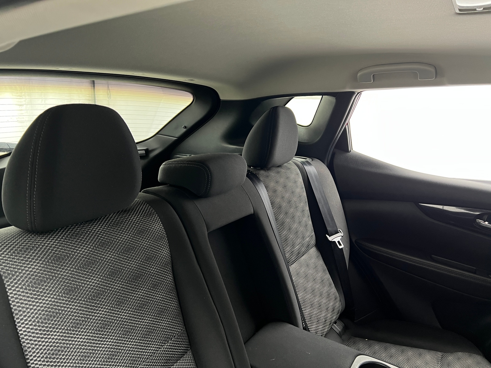 Thumbnail: 2018 Nissan Rogue Sport - 6