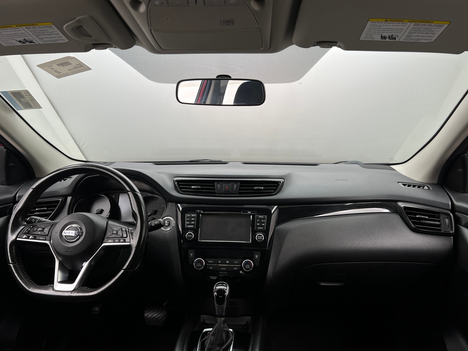 Thumbnail: 2018 Nissan Rogue Sport - 3