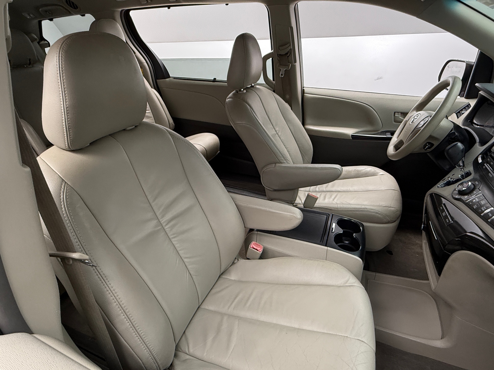 Thumbnail: 2014 Toyota Sienna - 2