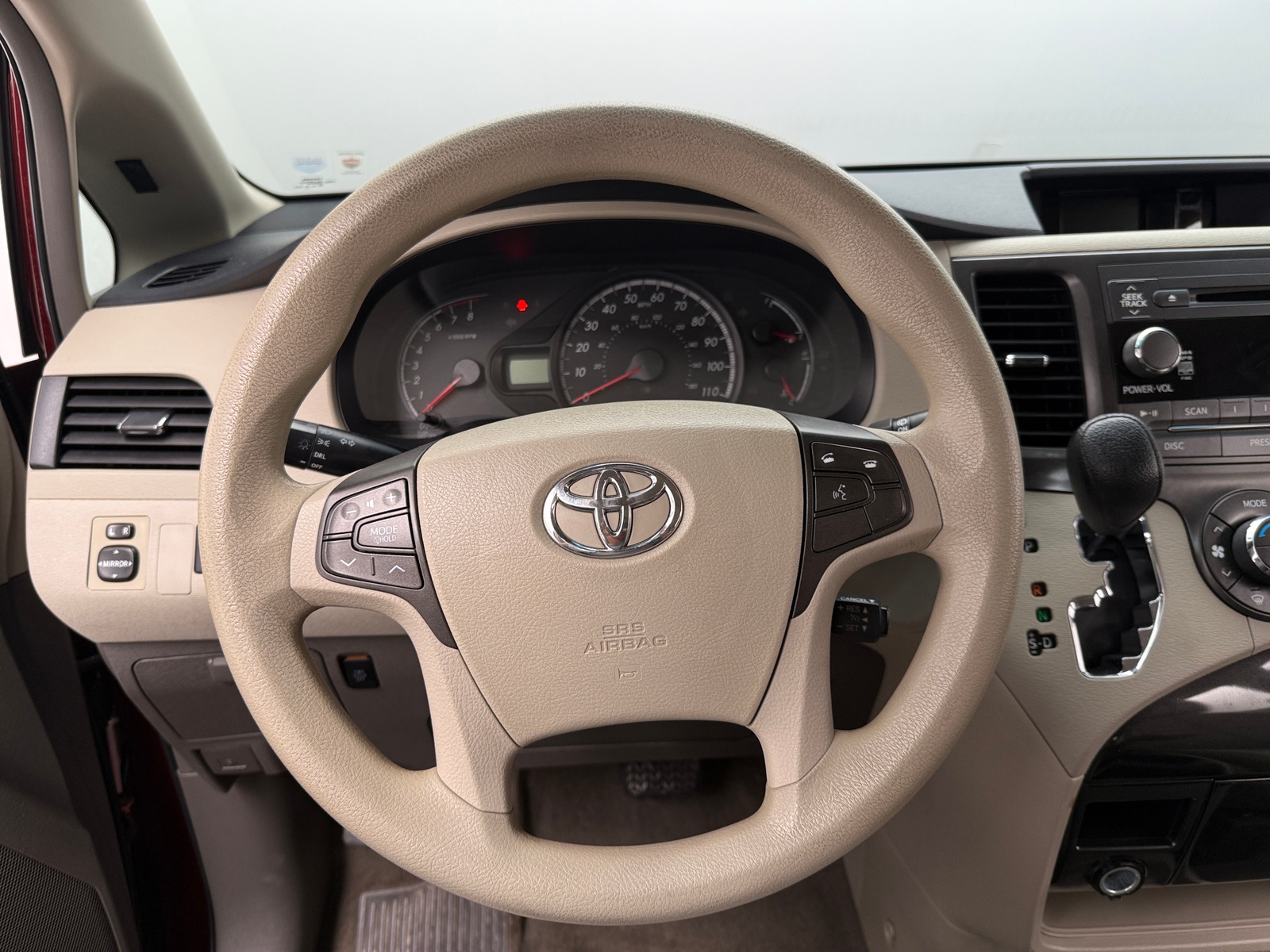 Thumbnail: 2014 Toyota Sienna - 5