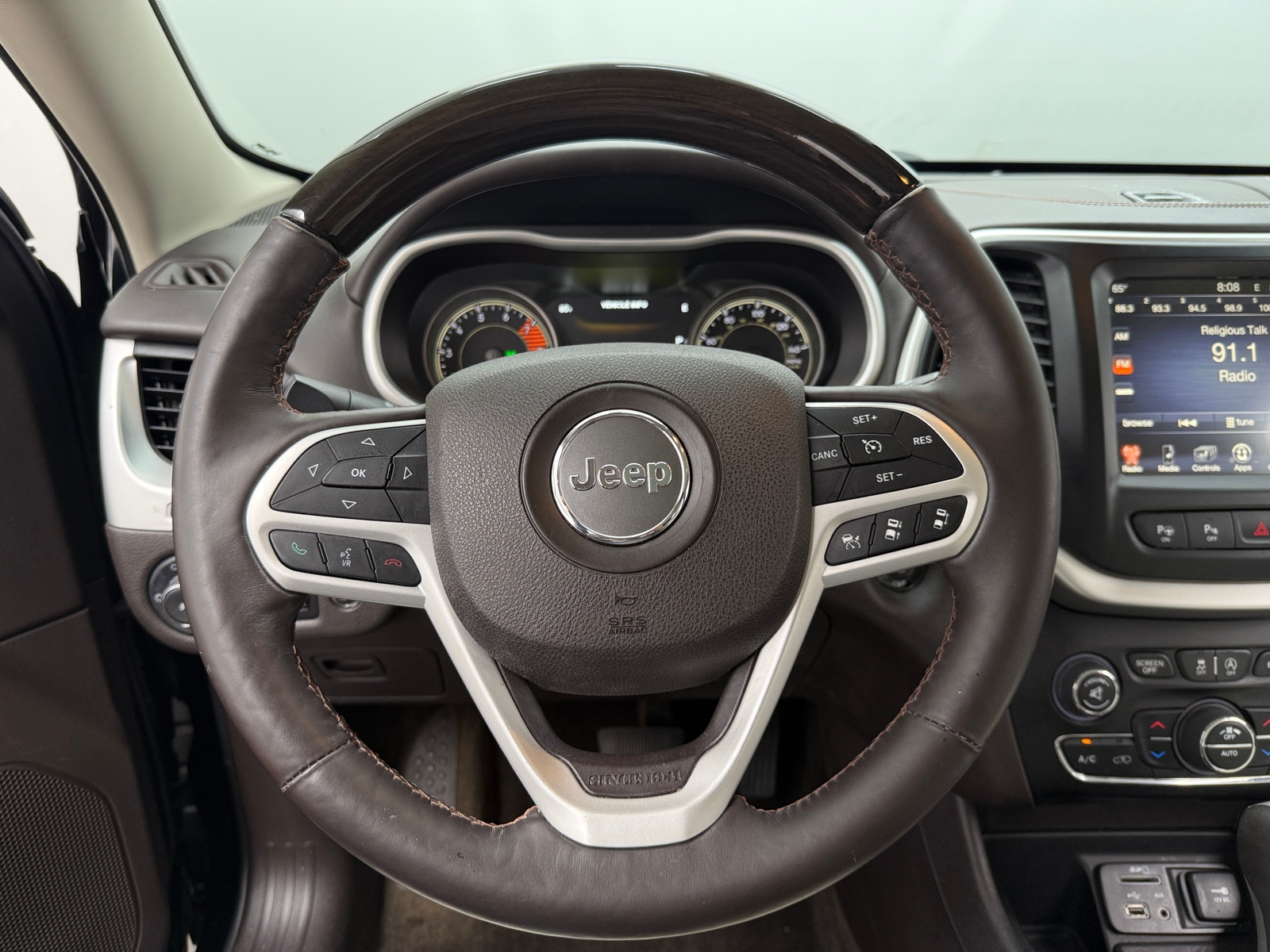 Thumbnail: 2017 Jeep Cherokee - 4