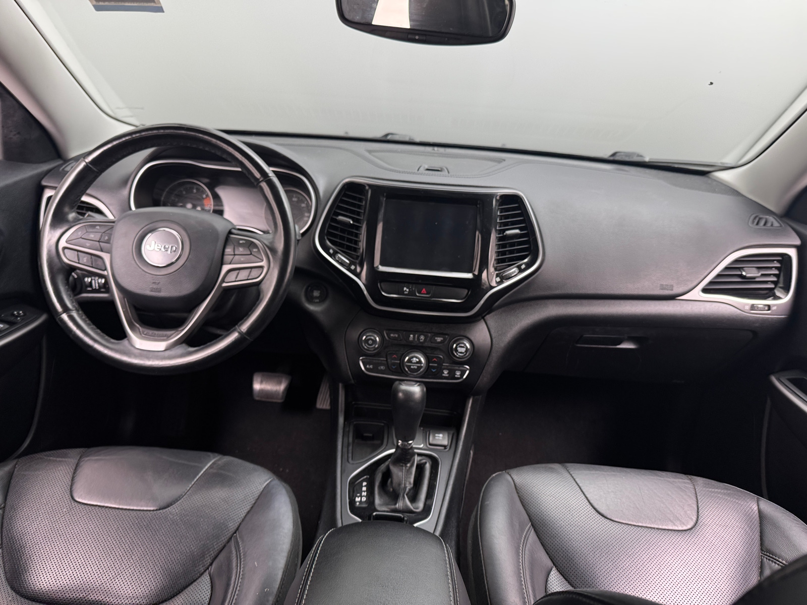 Thumbnail: 2019 Jeep Cherokee - 3