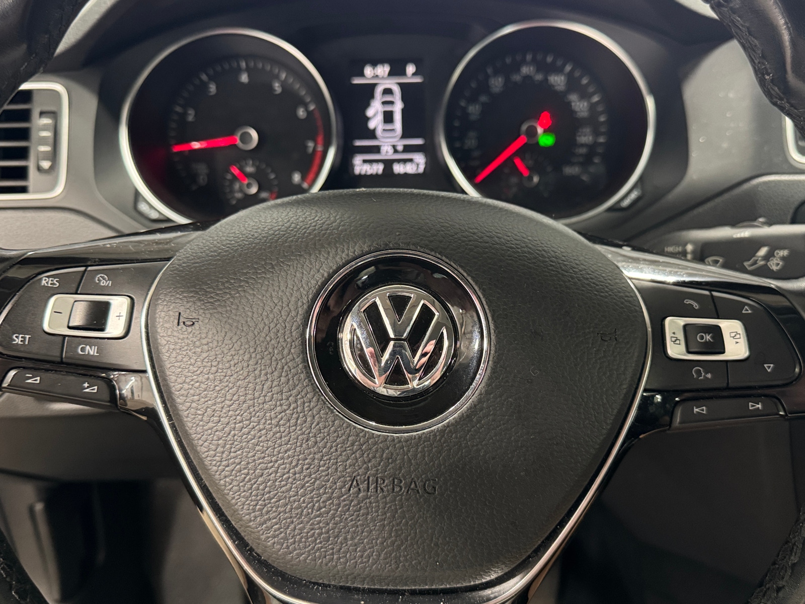 Thumbnail: 2018 Volkswagen Jetta - 4