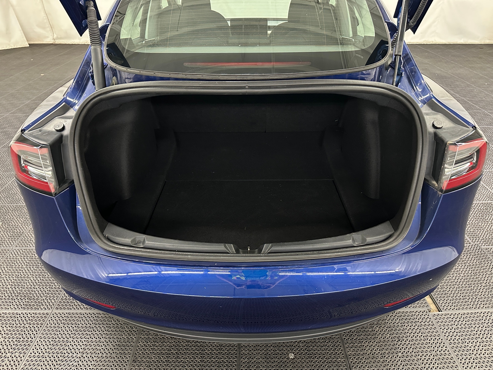 Thumbnail: 2023 Tesla Model 3 - 6