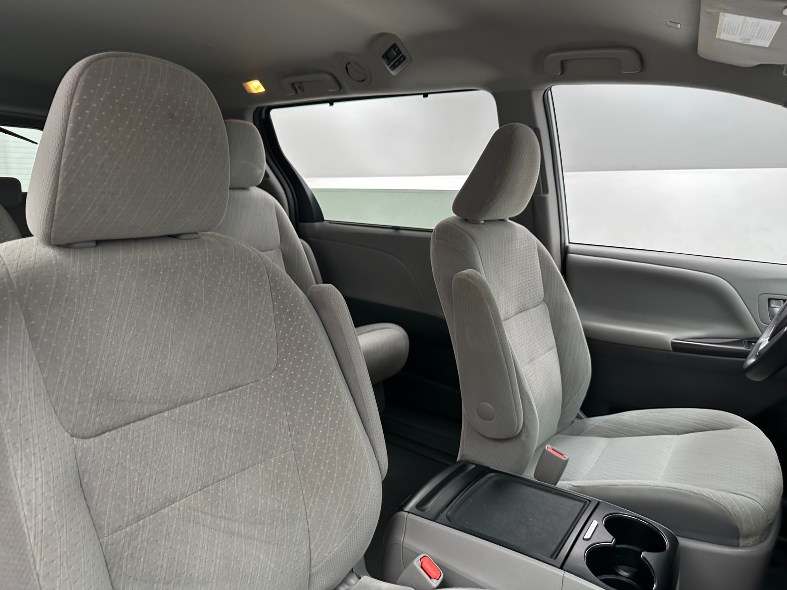 Thumbnail: 2020 Toyota Sienna - 2
