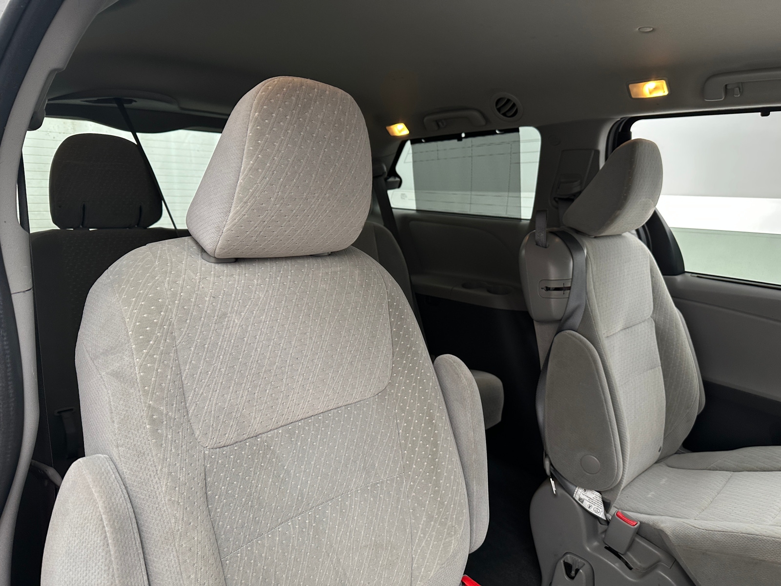 Thumbnail: 2020 Toyota Sienna - 6