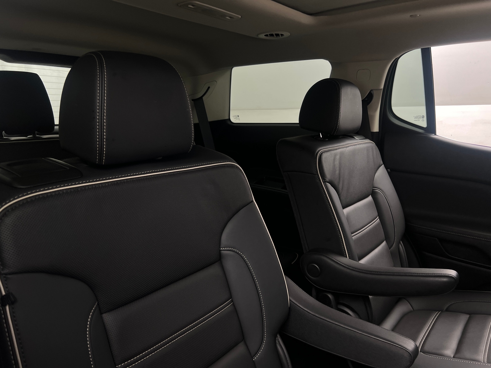 Thumbnail: 2023 GMC Acadia - 5