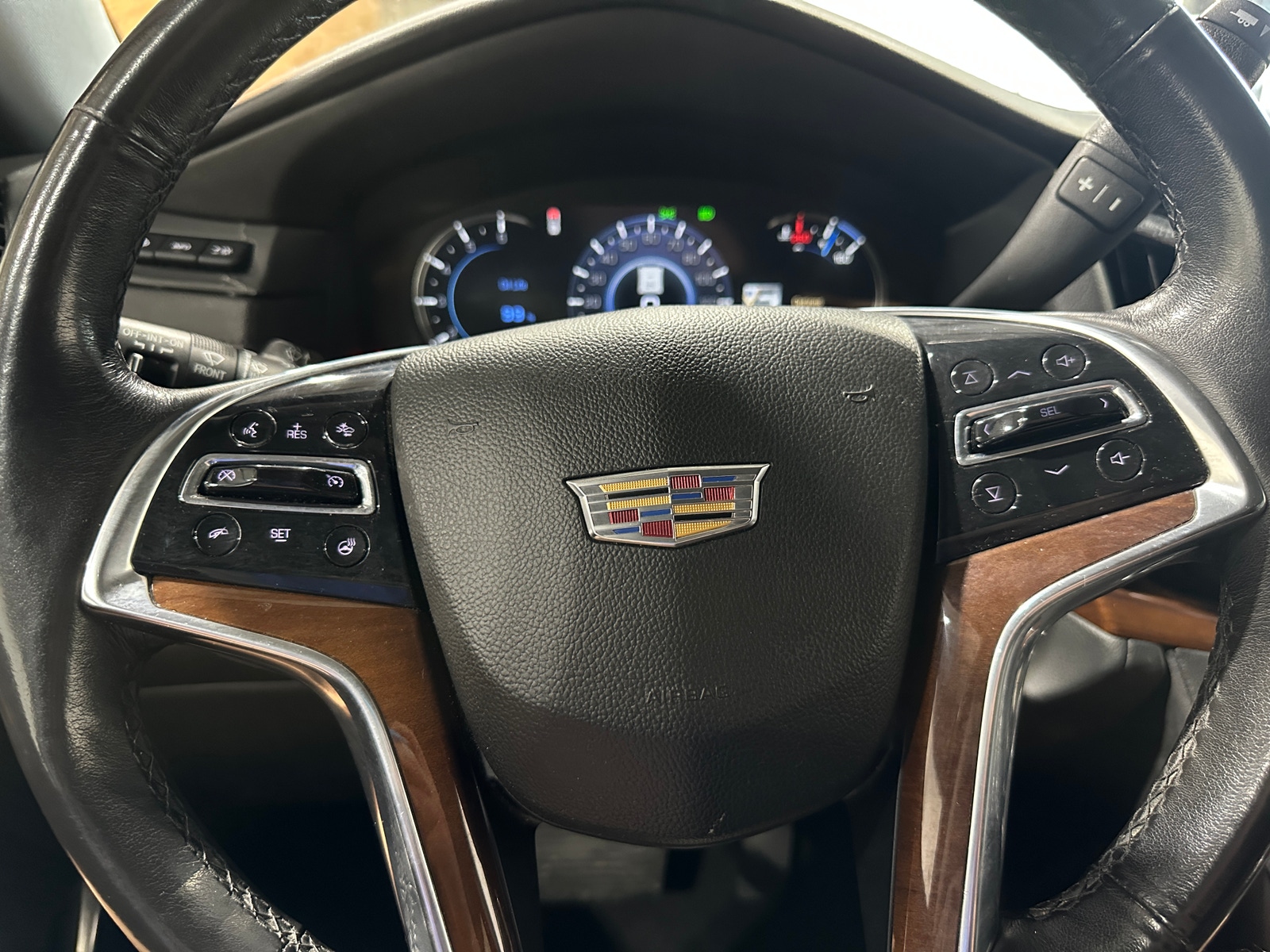 Thumbnail: 2020 Cadillac Escalade - 4