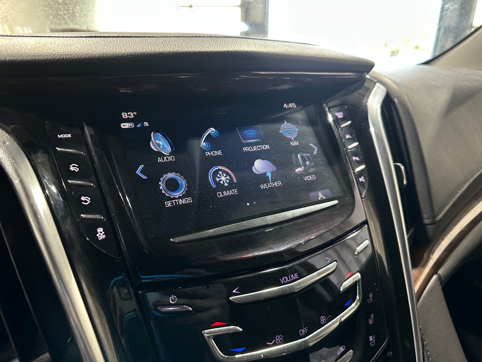 Thumbnail: 2020 Cadillac Escalade - 3