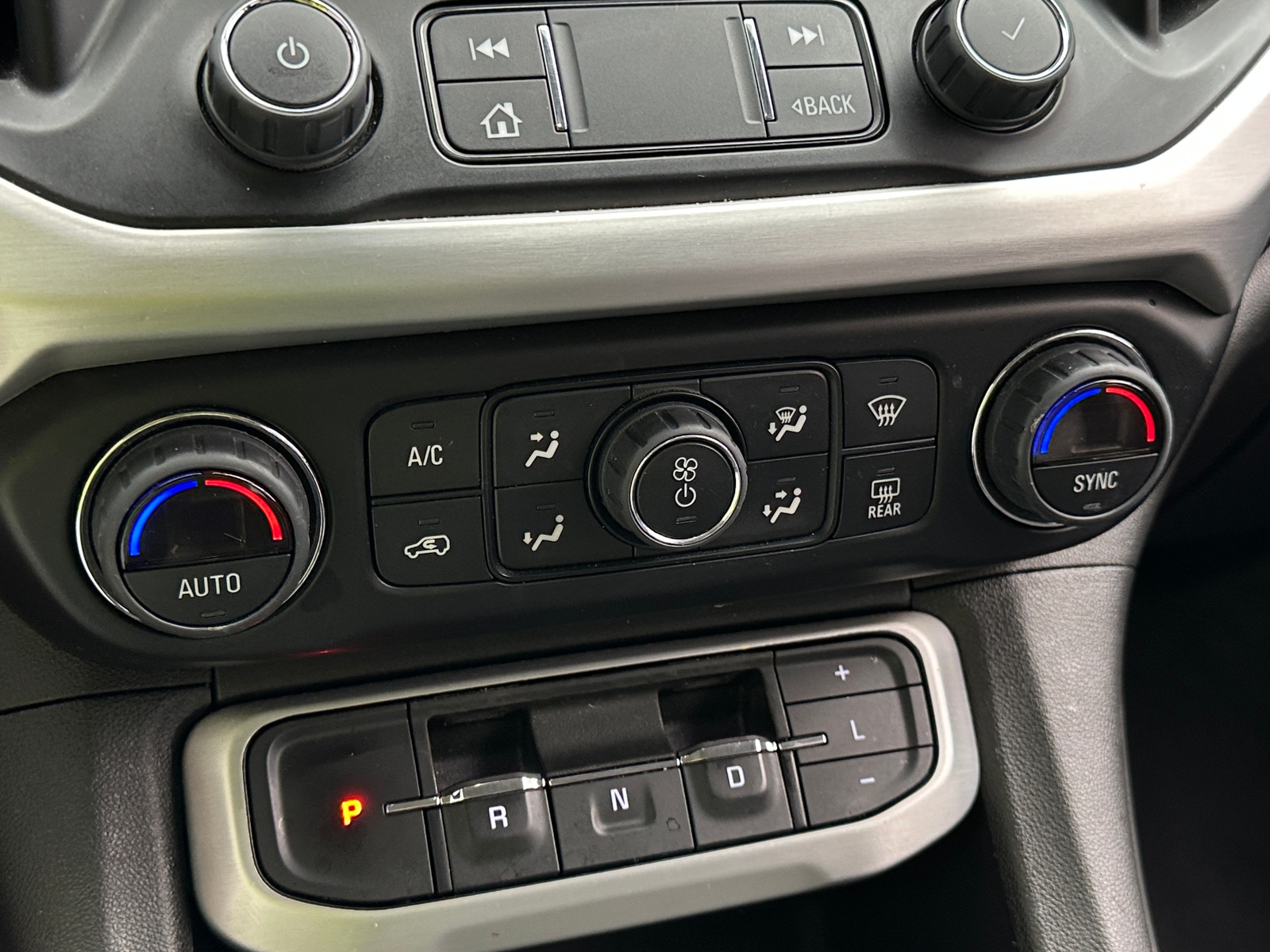 Thumbnail: 2023 GMC Acadia - 3